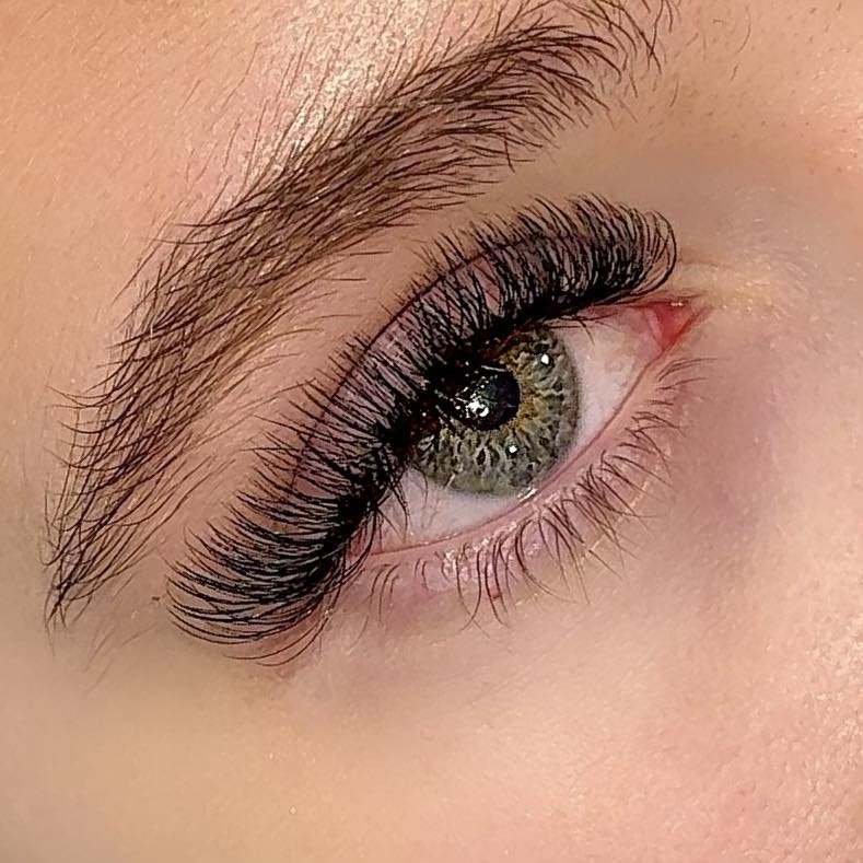 Subtle fluff 🖤

Book those appointments early to avoid disappointment! 

#southsealashextensions #southsealashlift #southseaeyelashextensions #portsmouthlashes #southseaeyelashes #southsealashtechnician #portsmouthlashesextentions #lashlifting #sout