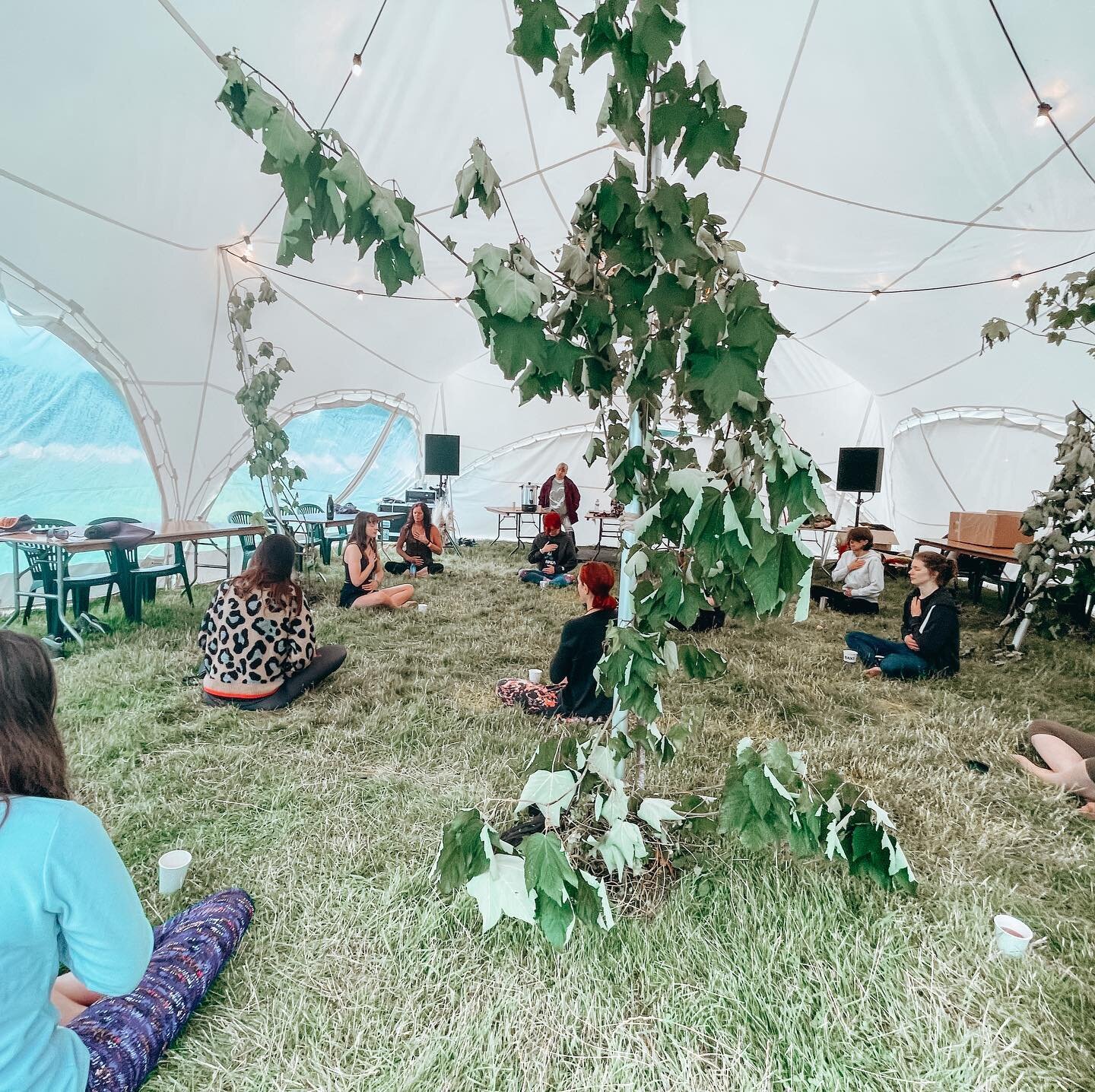 Spent this weekend at @alsofestival hosting Movement Medicine + Rasa Tea Ceremonies. 
 ⠀⠀⠀⠀⠀⠀⠀⠀⠀⠀⠀⠀
It was such a pleasure to be a part of it and it felt sooo special to be able to gather with others to laugh, dance, rest and of course, drink chocola