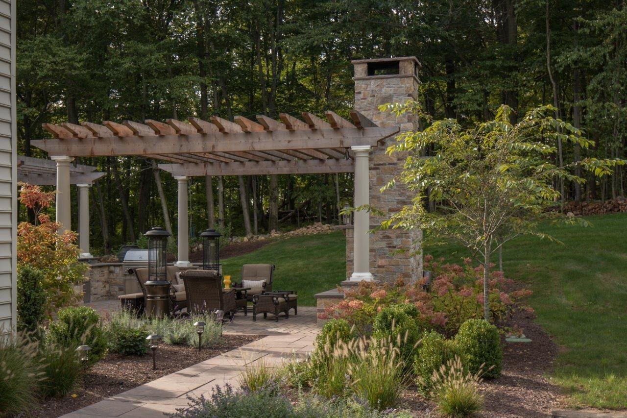 3 Functional and Beautiful Shade Options for Your Madison, NJ, Paver Patio  | BTS Landscaping | Gästehandtücher