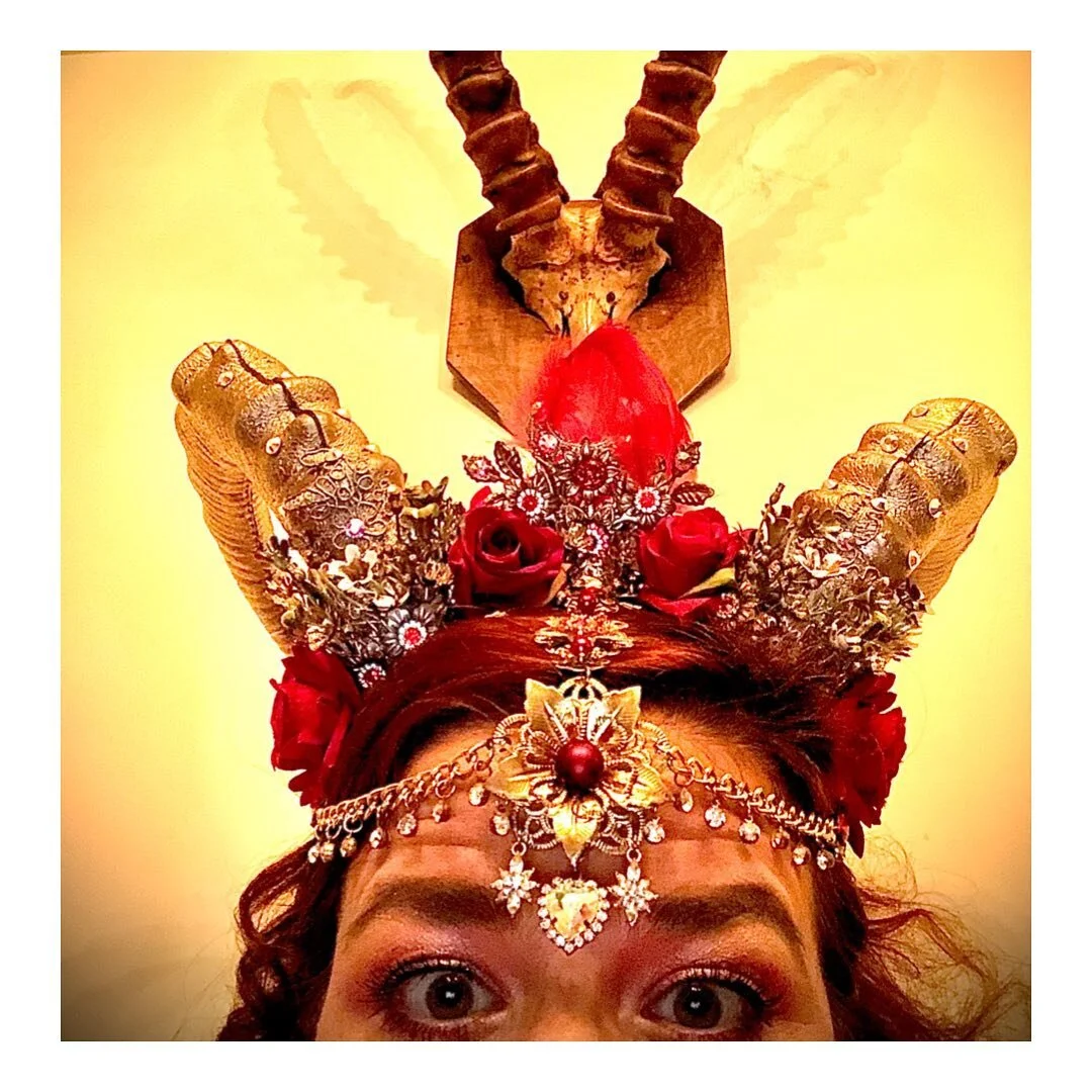 In all my ceremonial glory today after an online ritual with @aylin.moongoddess @rana.ovoxo @tribumusicstore - thank you all who attended to co-create Magic with us ❤️🔥✨