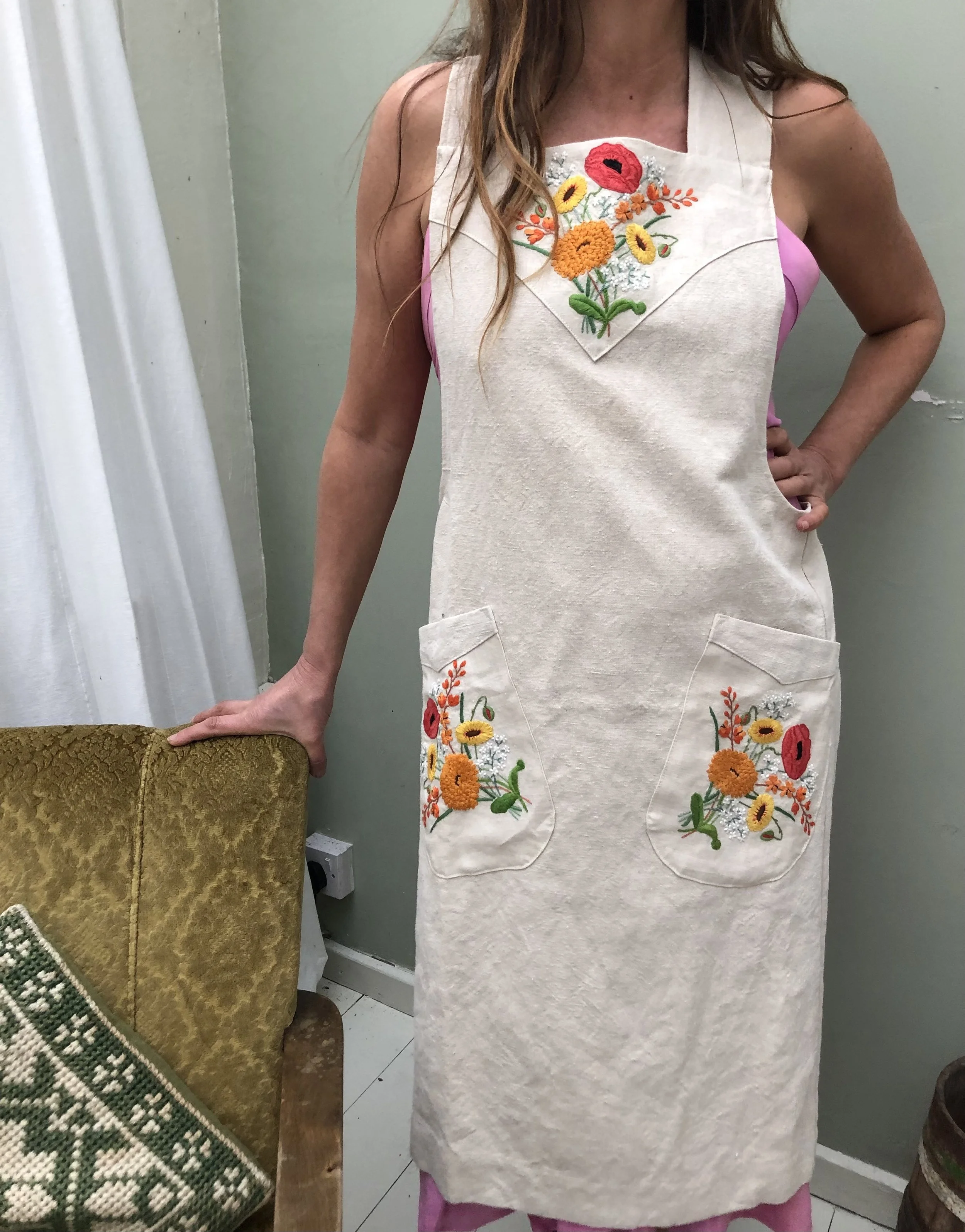 Embroidered Apron with pockets