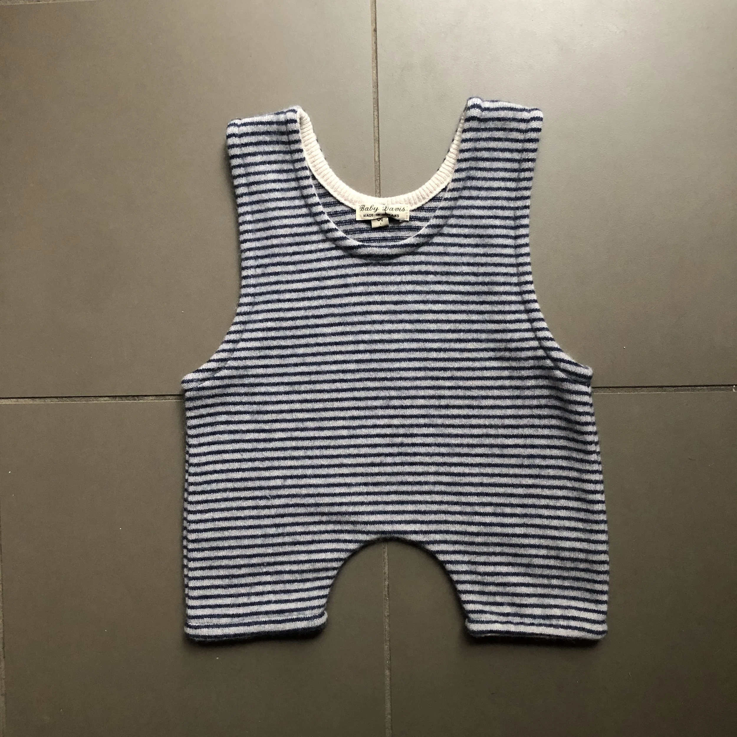 thin grey stripe.JPG