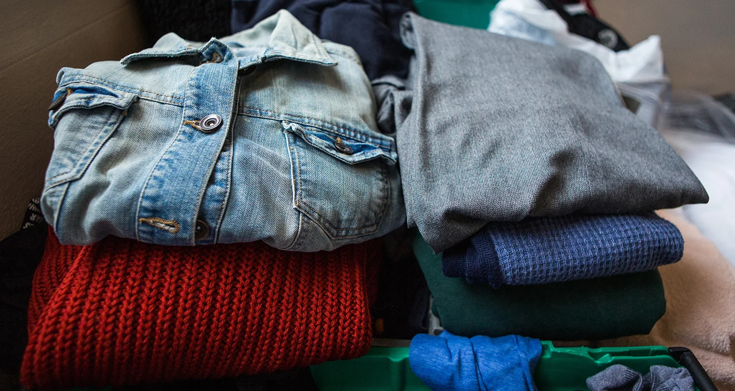 clothes-pile-homeless-charity-lewes-open-door-01c.jpg