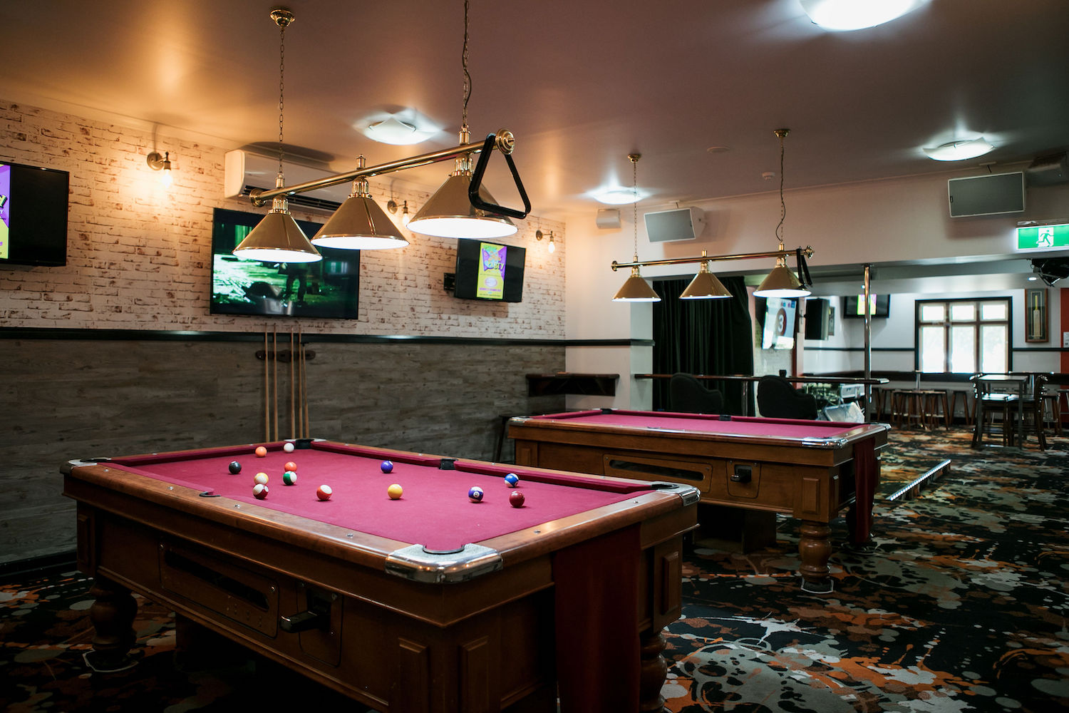 beerwah-hotel-pool-table-sports-bar.jpg