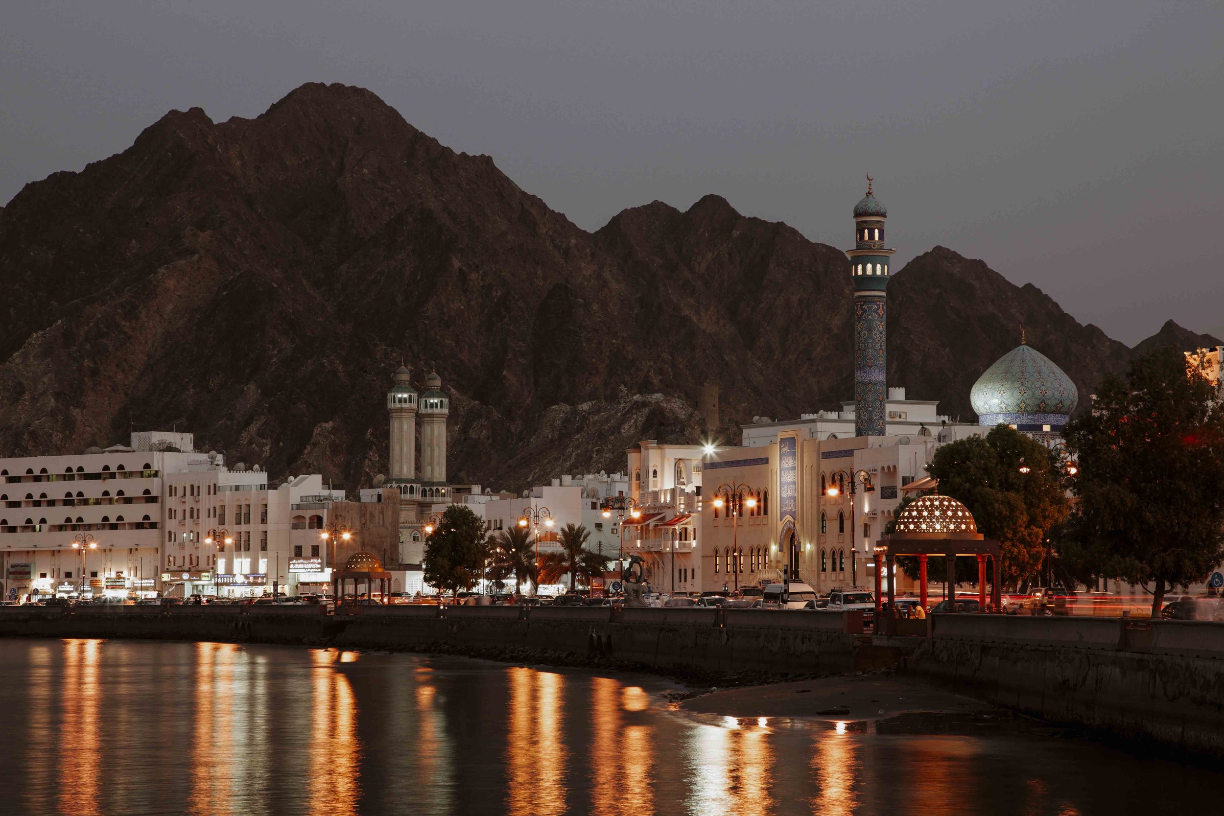 dubai to oman visit visa price by road