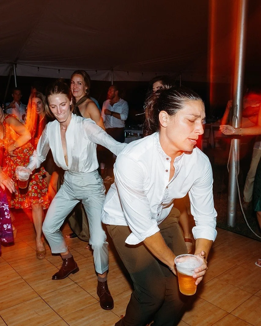 Energy is the best word to describe Sarah and Ashley's wedding.

Photos by @shawnee_custalow 
Music by @djjaymurch  @onthebeatfx 

#wedding #jerseybride #nycbride #equallywed
#nycwedding #weddingdj