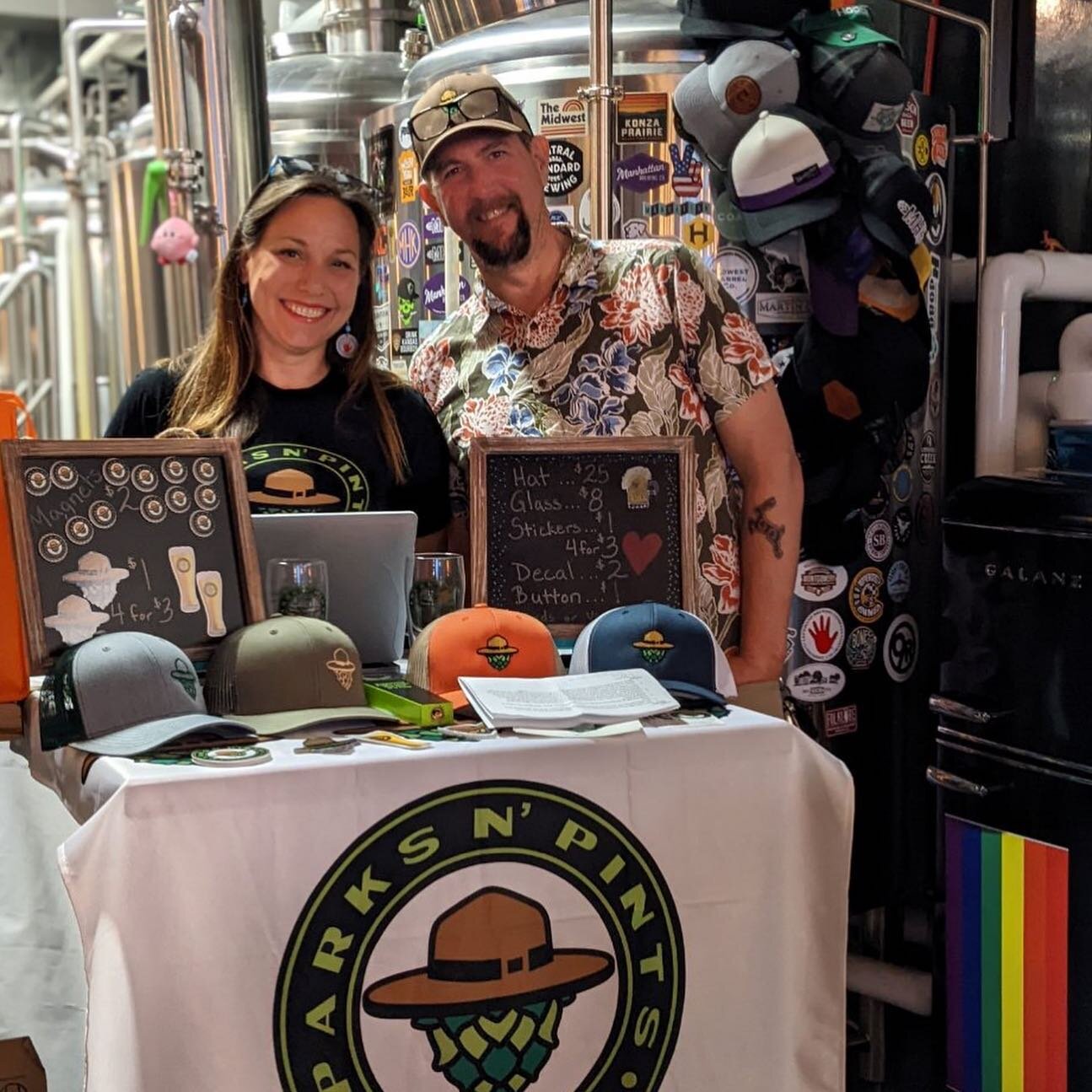 HUGE thanks to @manhattanbrewing for letting us host another Earth Day trivia! And big thanks to @arrowcoffeeco and @thedoughbromhk for donating merch for prizes! Everyone had a blast, we can&rsquo;t wait to do it again 🍻🍻🍻
.
.
Parksnpints.com
.
.
