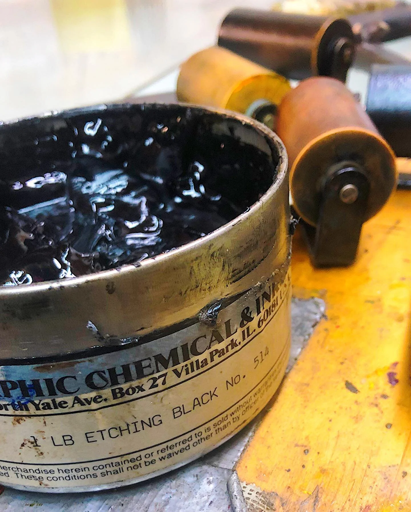 &ldquo;We are always complaining that our days are few, and acting as though there would be no end of them.&rdquo; - Seneca 
Back in the studio today! @davidwogle #monotypeprint #printmaking #monotype #monotipo