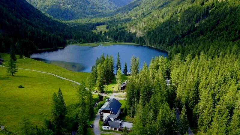 Landhaus-Etrachsee.jpg