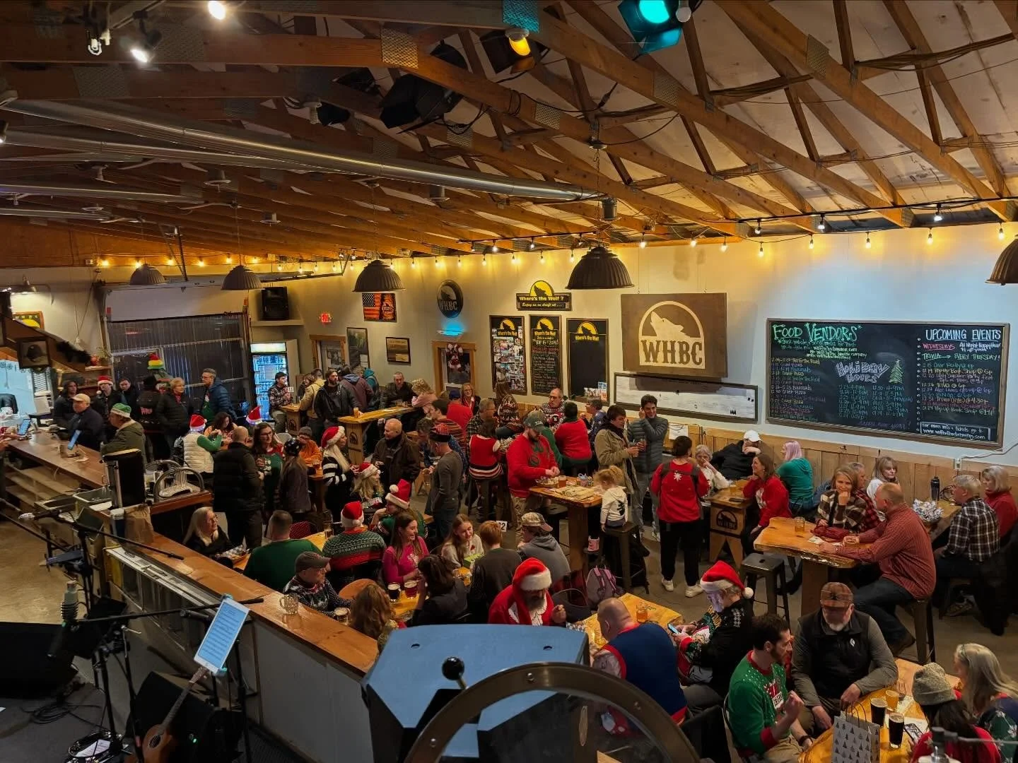 Another ugly sweater party in the books, thanks everyone who came out and partied with us! A big shout out to @tops0ftrees, @sweetdeespatisserie, and @twofortheroadfood for keep us entertained and fed. #holidays #festive