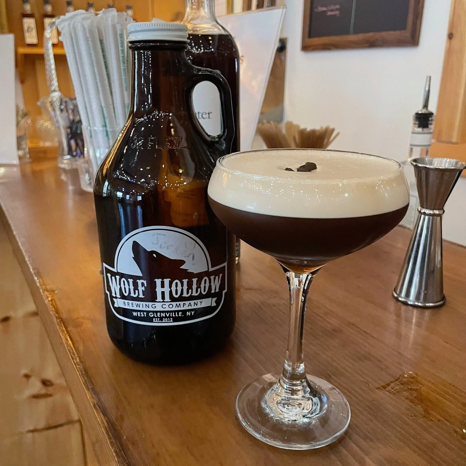 A fun, new edition to the menu: may we introduce the Espresso Stou-"tini"! Developed by Sarah over at @murraysfools and featuring cold brew made by @grahamscoffeeparlor,  it's a delicious take on the traditional espresso martini, but using 