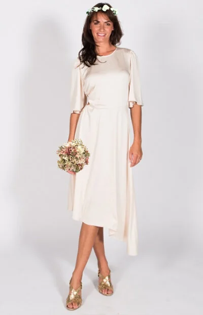 Location-vêtements-mariage-Jules-et-moi-robe-blanche-ba&sh-couronne.jpg
