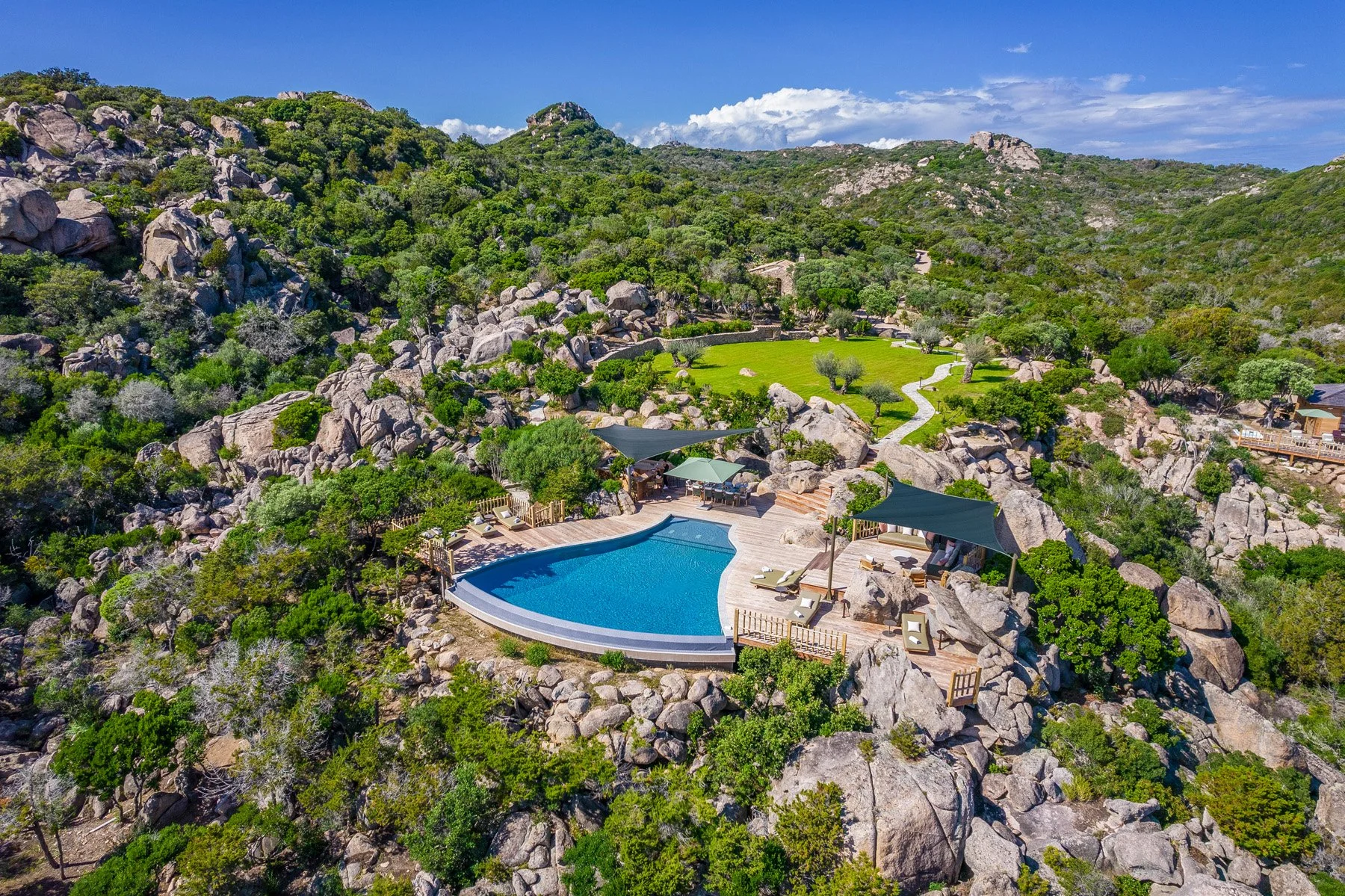 Mariage Épicurien – Offre “intimité” au cœur de la Corse sauvage