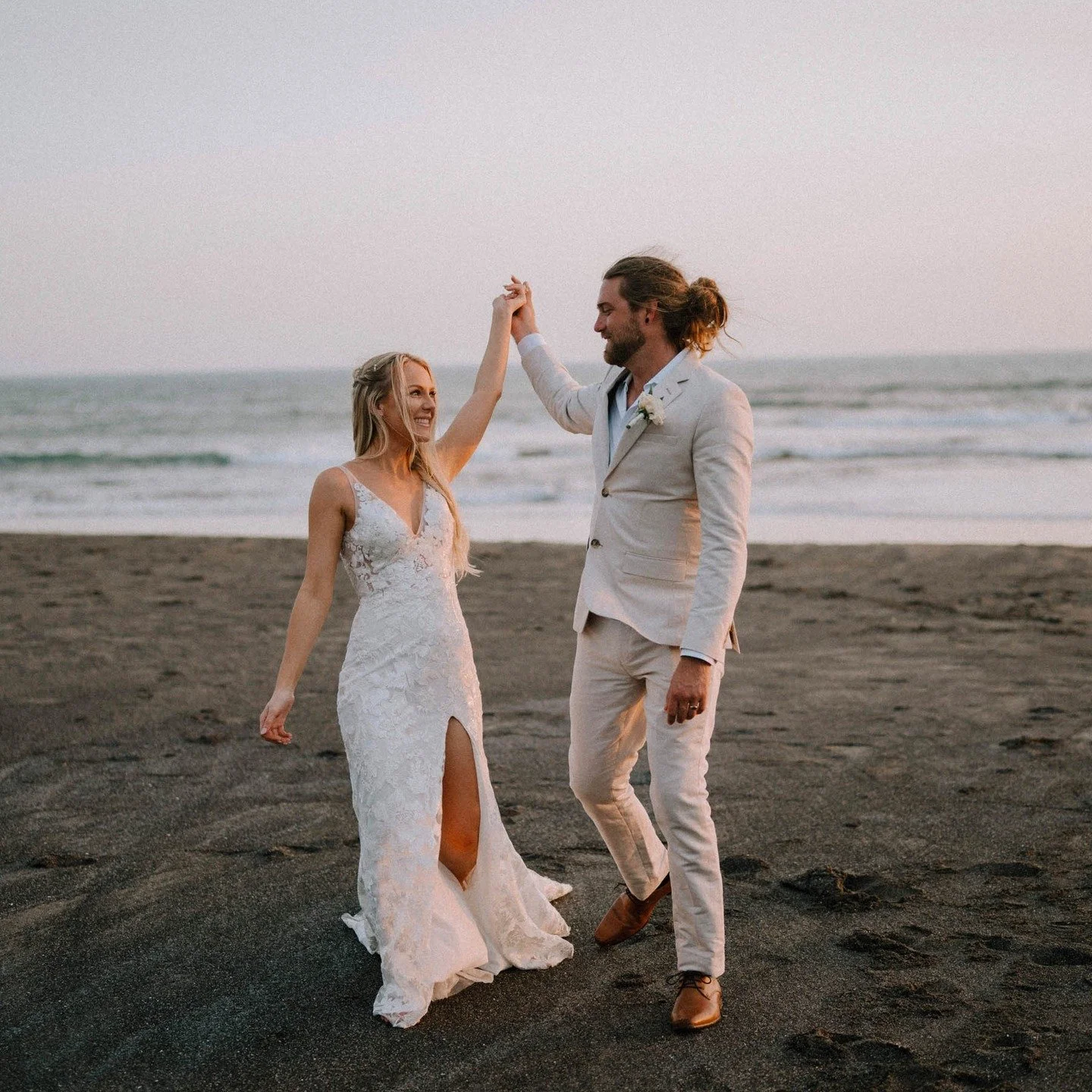 Nouvelle destination sign&eacute;e #JulesetMoi 
Deux univers d&rsquo;exception &agrave; d&eacute;couvrir : Secret Jungle ou Cliff Side, pour un mariage unique, taill&eacute; sur mesure.

📸 Photos r&eacute;alis&eacute;es par le talentueux studio @jiw