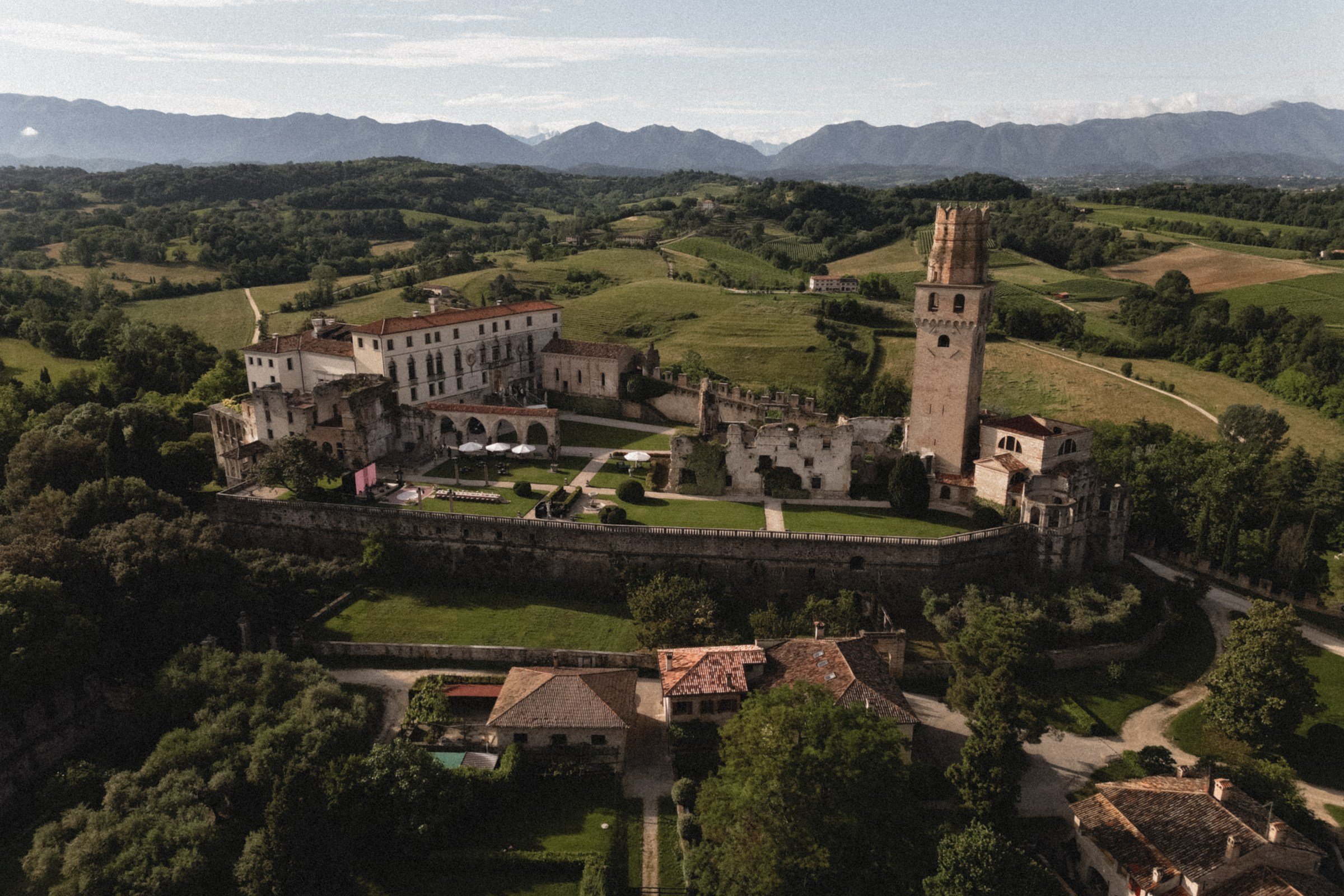 Igor Sazonov : Photographe mariage pour couples exigeants.jpg