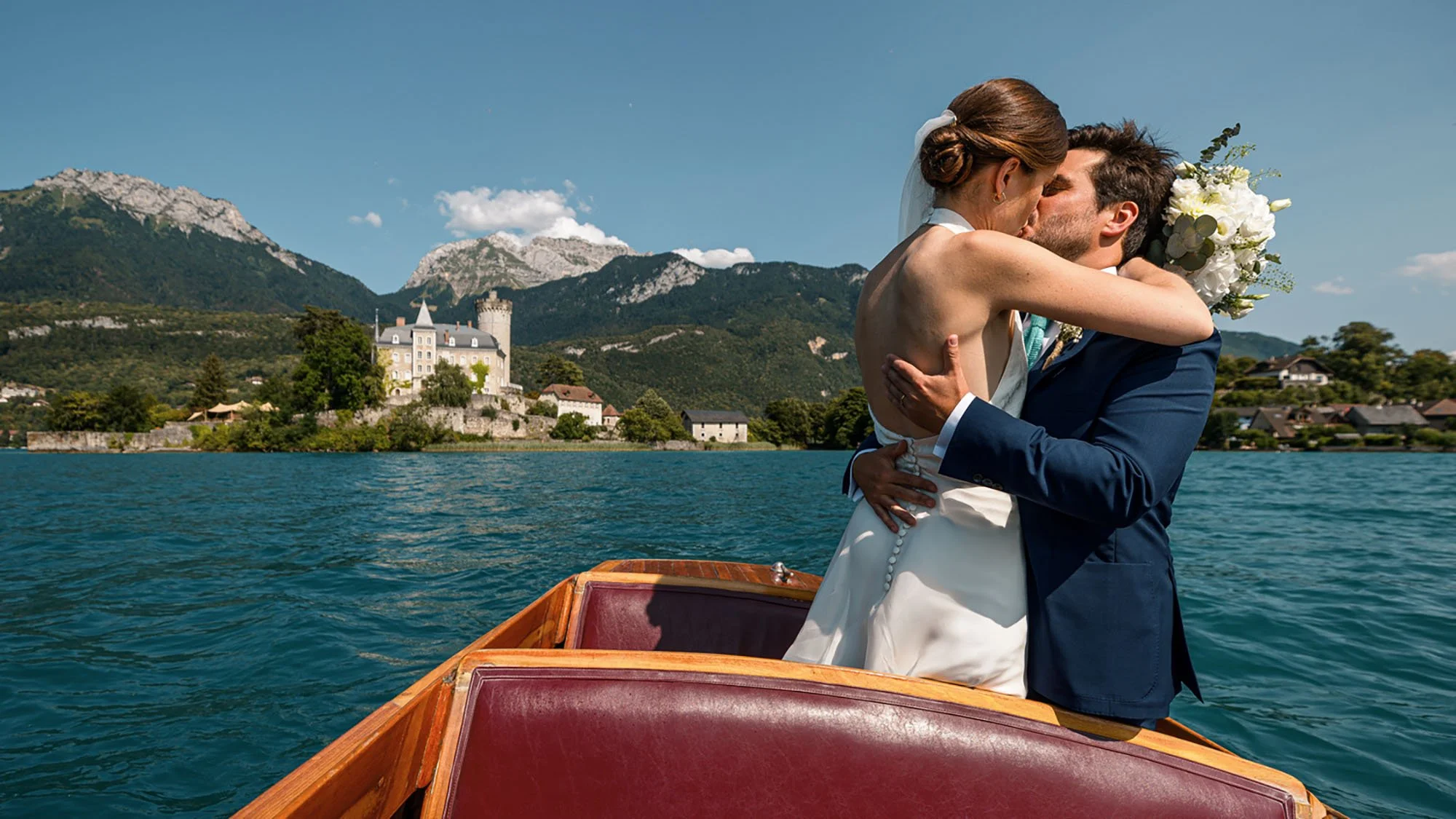 Château de Duingt : la vérité et la beauté de l’instant, un mariage au cœur du lac d’Annecy par Damien Blanchard