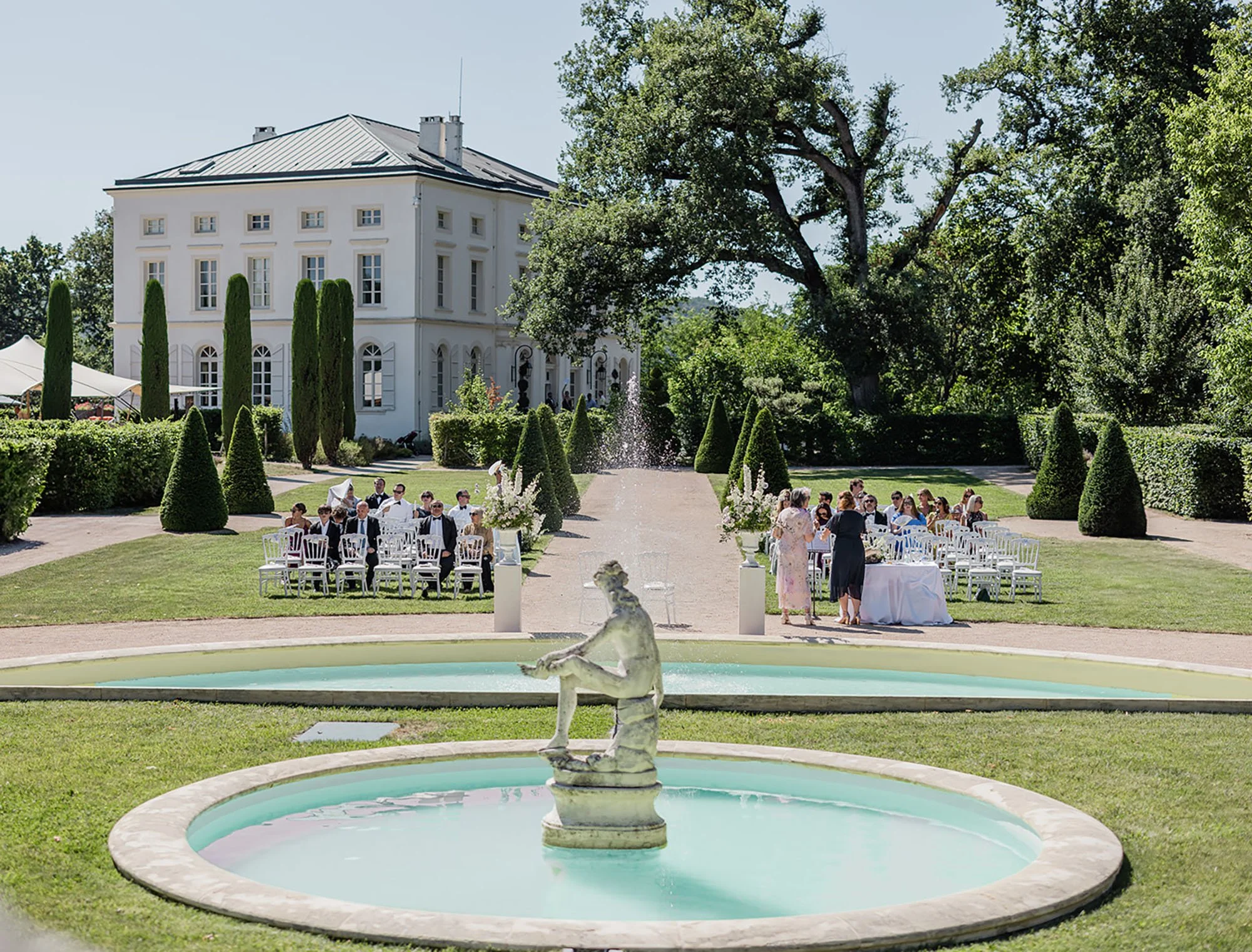 Château de Longpré : un mariage face aux Pyrénées en Occitanie