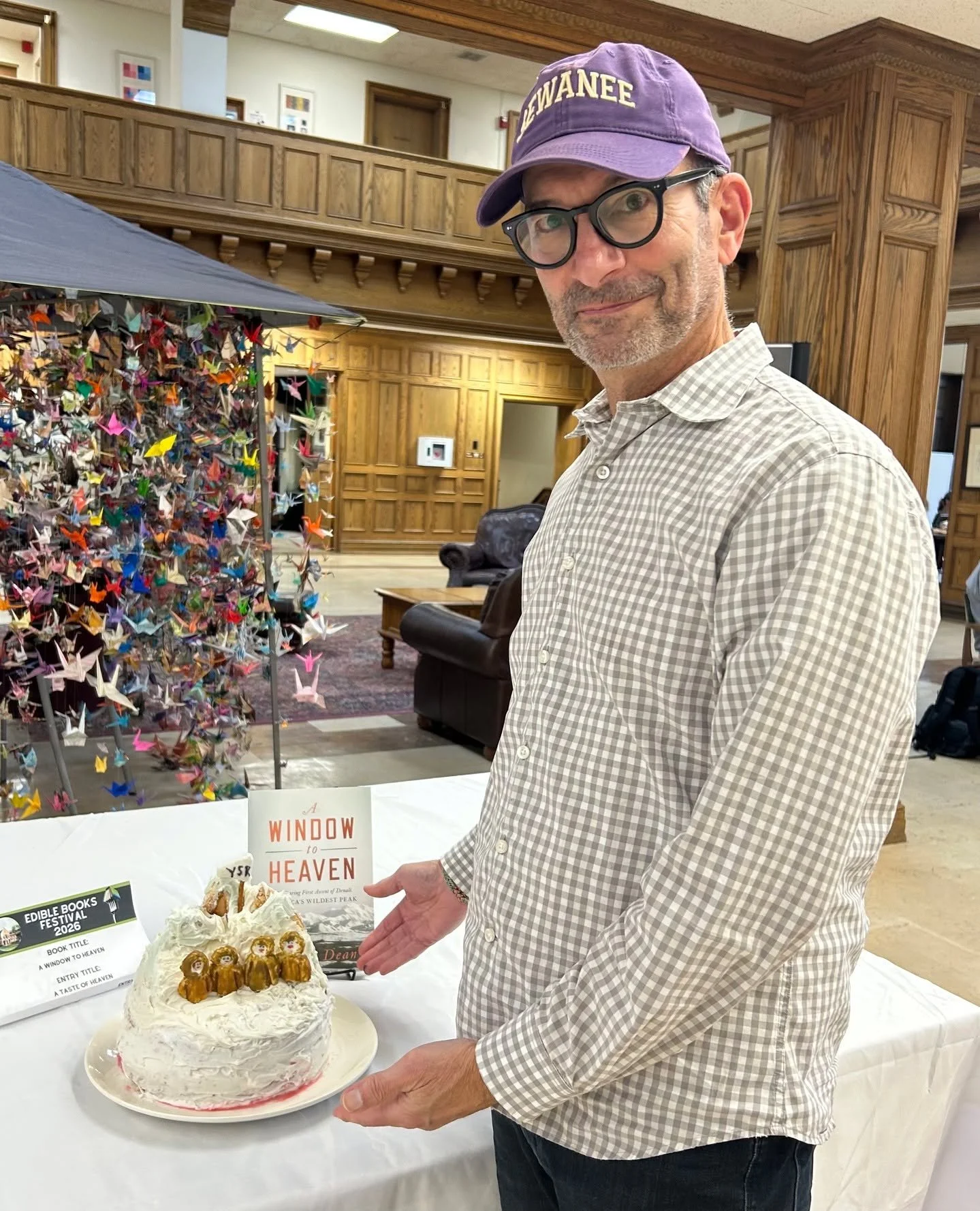 Homemade fondant. Totally edible (pretzel flagpole). The only Sewanee-themed entry. I think we have a shot. #ediblebookscontest #paulhollywoodcheckitout #hudsonstuck #denali