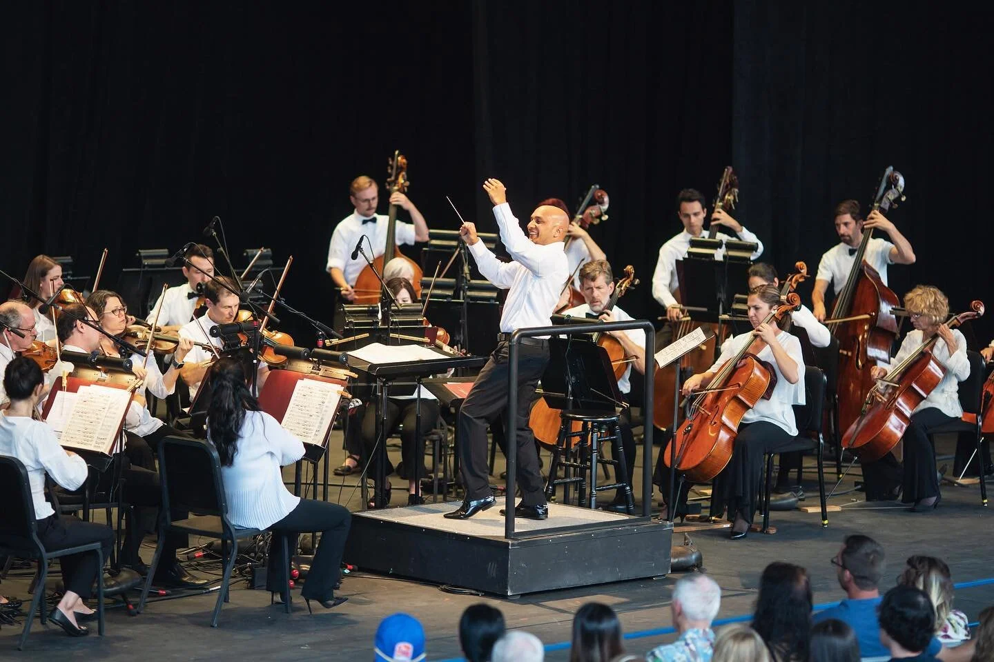 7/15 A delightful Mozart Under Moonlight with the @coloradosymphony featuring @claudesim8. There is nothing better than being able to make music with friends!
#mozart #violinconcerto5 #symphony1 #symphony40

📸 @amandatiptonphotography