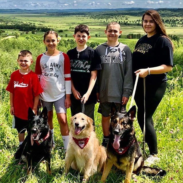 We were able to get the entire group of Junior handlers in one picture. They all had the opportunity to explore Ft.McCoy Army base and take in 9 different bugles a day. 
#dogsfordefense #d4d #k9 #workingdog #mwd #policek9 #germanshepherd #gsd #golden