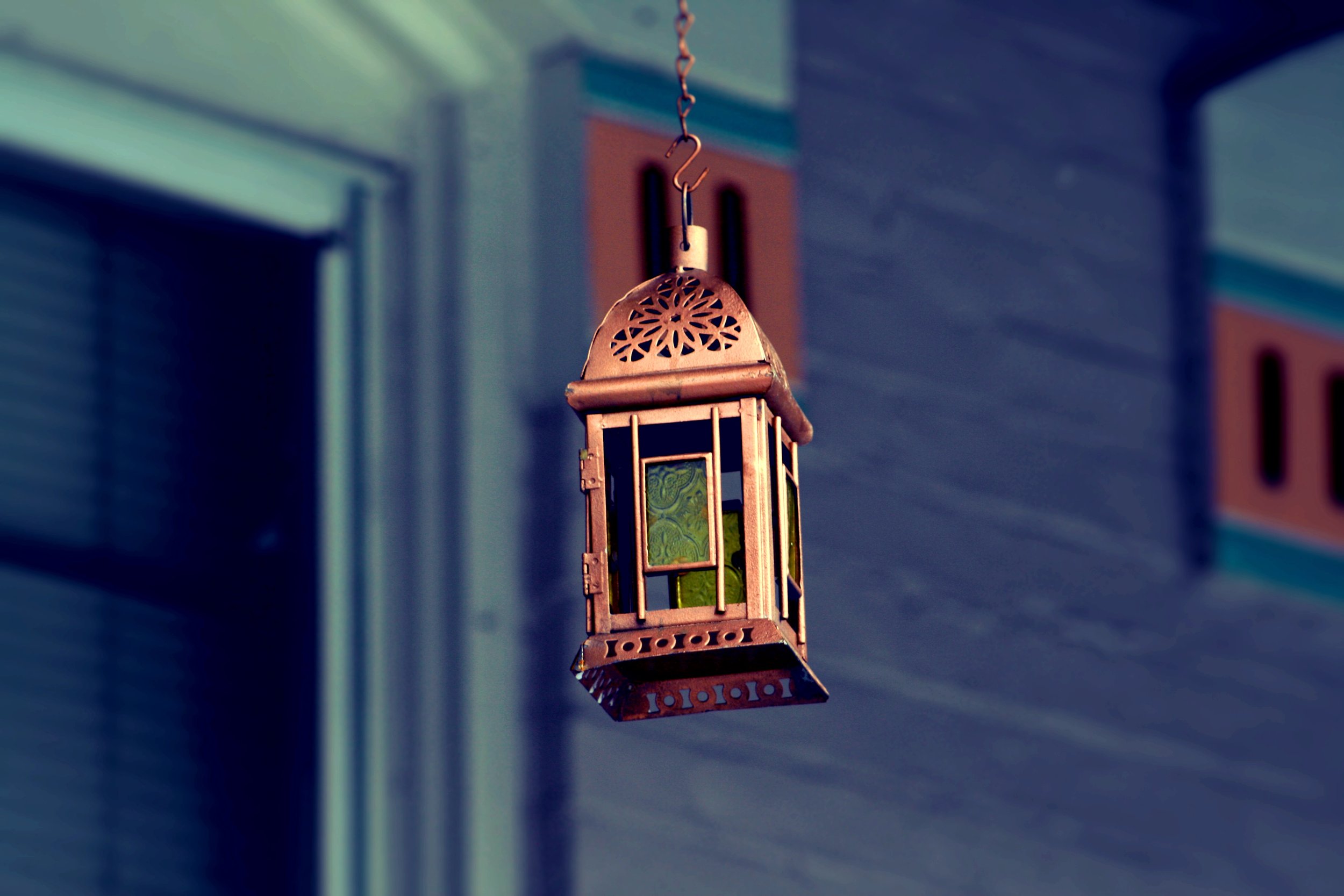 hanginglantern.jpg