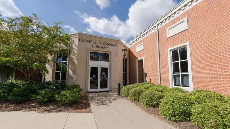 The current building opened in 2007.