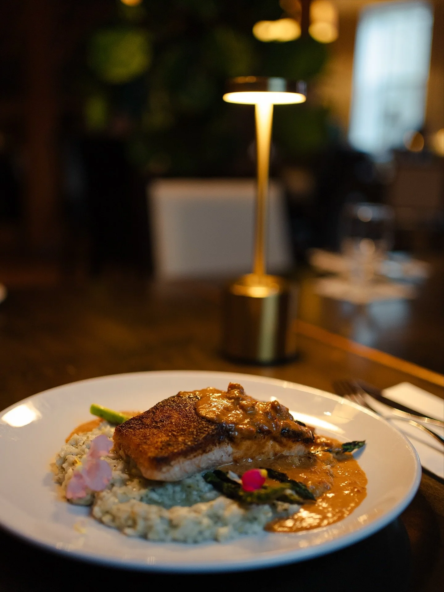 ✨ Blackened perfection &mdash; Cajun-crusted Atlantic salmon on a bed of basil pesto risotto, drizzled with sundried tomato cream and paired with fresh market vegetables.

#TheGypsyTeaRoom #StJohnsEats #SeafoodLovers #FoodieFinds #AtlanticSalmon #Fin