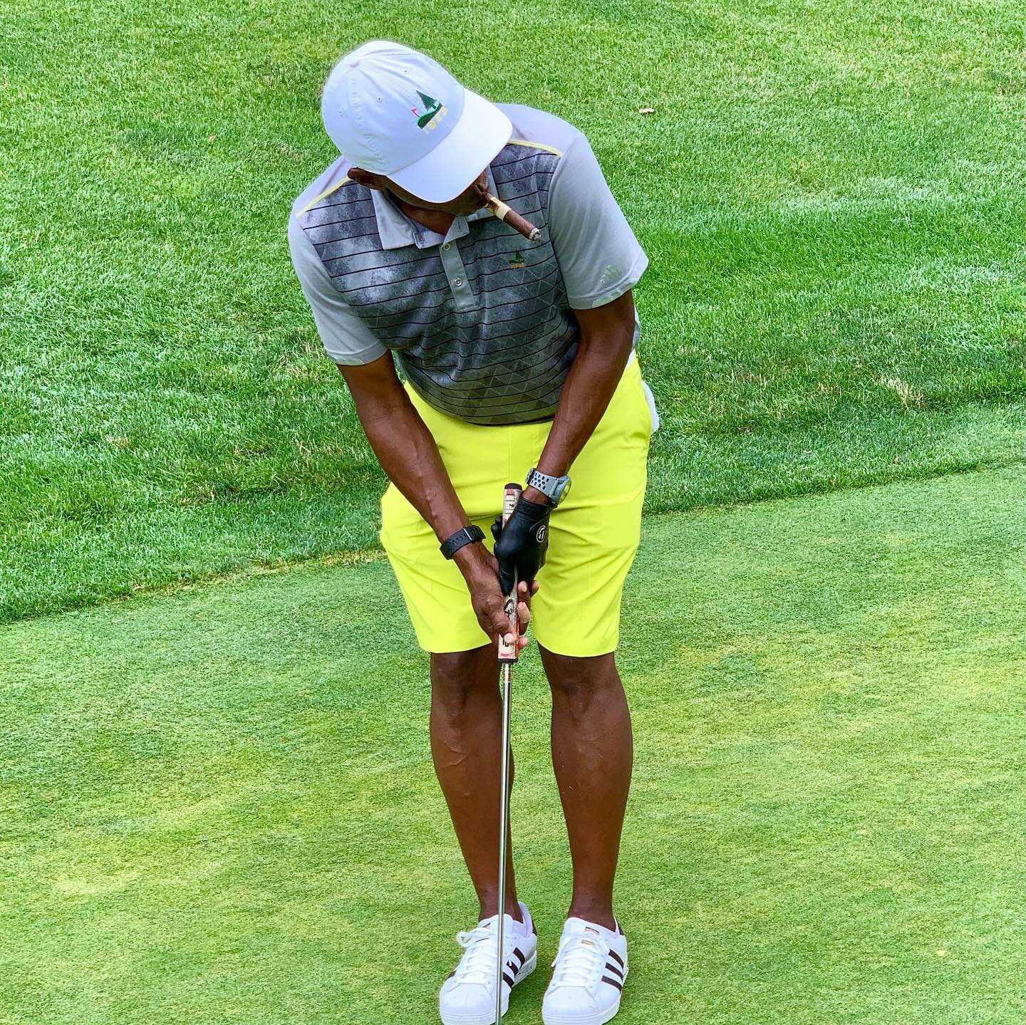 There&rsquo;s not a better dressed, well coordinated golfer on the course than my friend @kevinlileskwl Note the yellow shorts, shirt accent and, of course, yellow golf ball. #alwaysacigar And, yes, he did sink the putt. Always a party when we are to