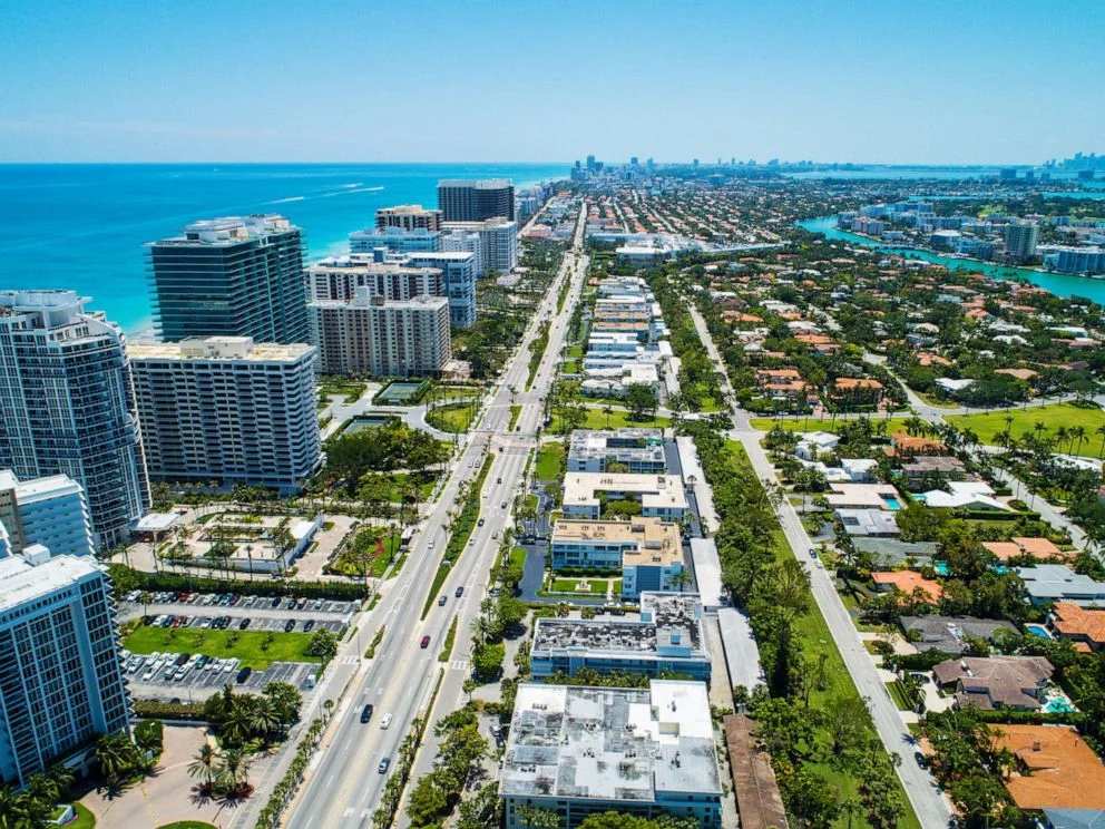 Bal-Harbour-hate-crime-gty-jt-190523_hpMain_4x3_992.jpg