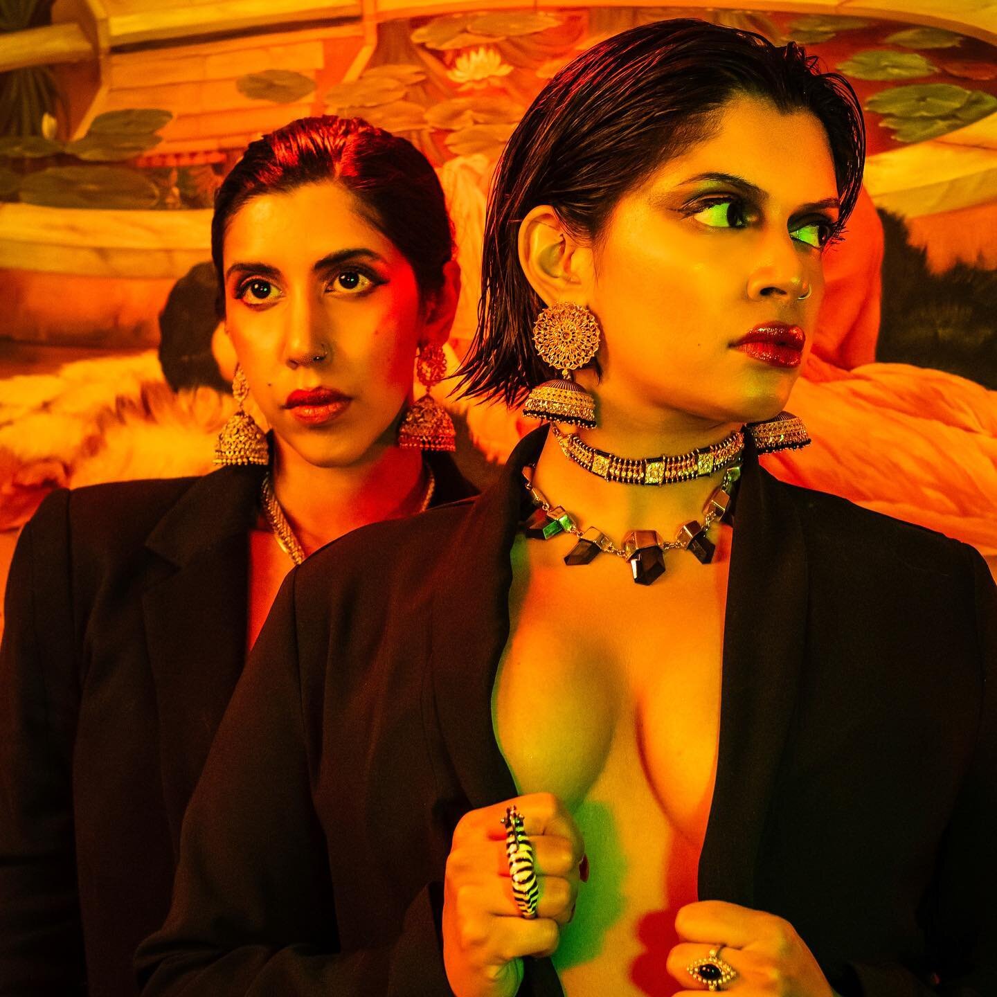 We are thrilled to have @cartel.madras closing the night in the Alma Duncan Theatre, on Dec. 10th at Pique winter edition! 🤩

Cartel Madras are a Canadian Experimental hip-hop duo comprised of sisters Eboshi and Contra. Born in Chennai in the Indian
