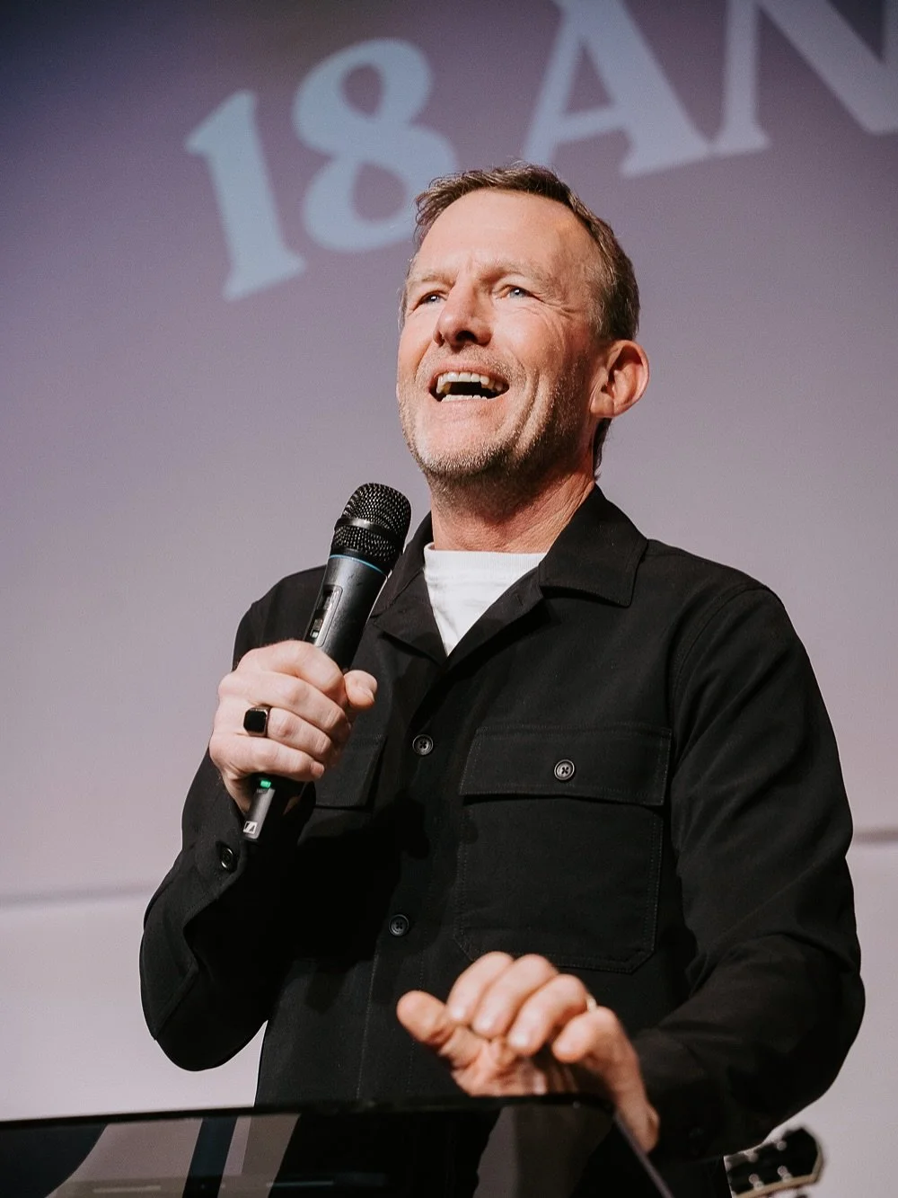 ✨ Honramos a los pastores y directores de Europa ✨ @steverwarren  @lizbyw, Quienes nos acompa&ntilde;aron en nuestro 18&ordm; Aniversario de la Iglesia en Alicante.

Su presencia, sus mensajes y su coraz&oacute;n por la obra de Dios fueron una gran b