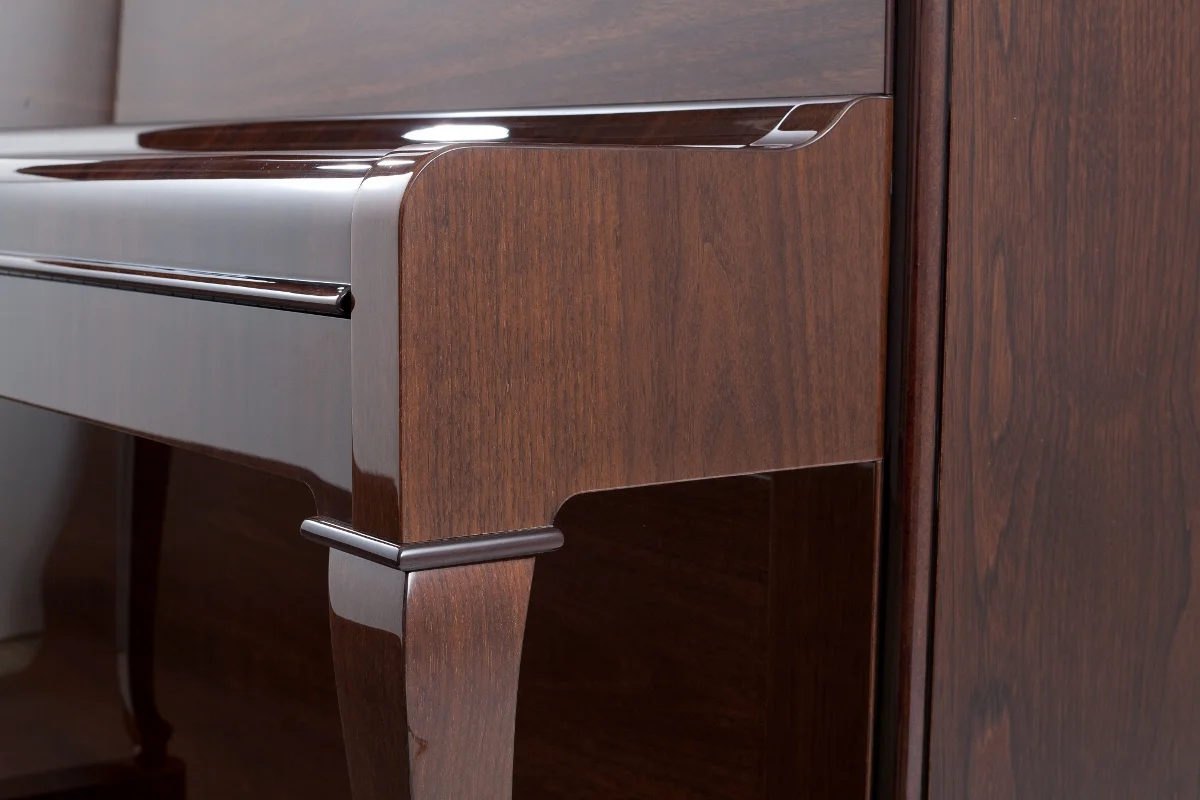 P118 D1 Demichippendale Upright