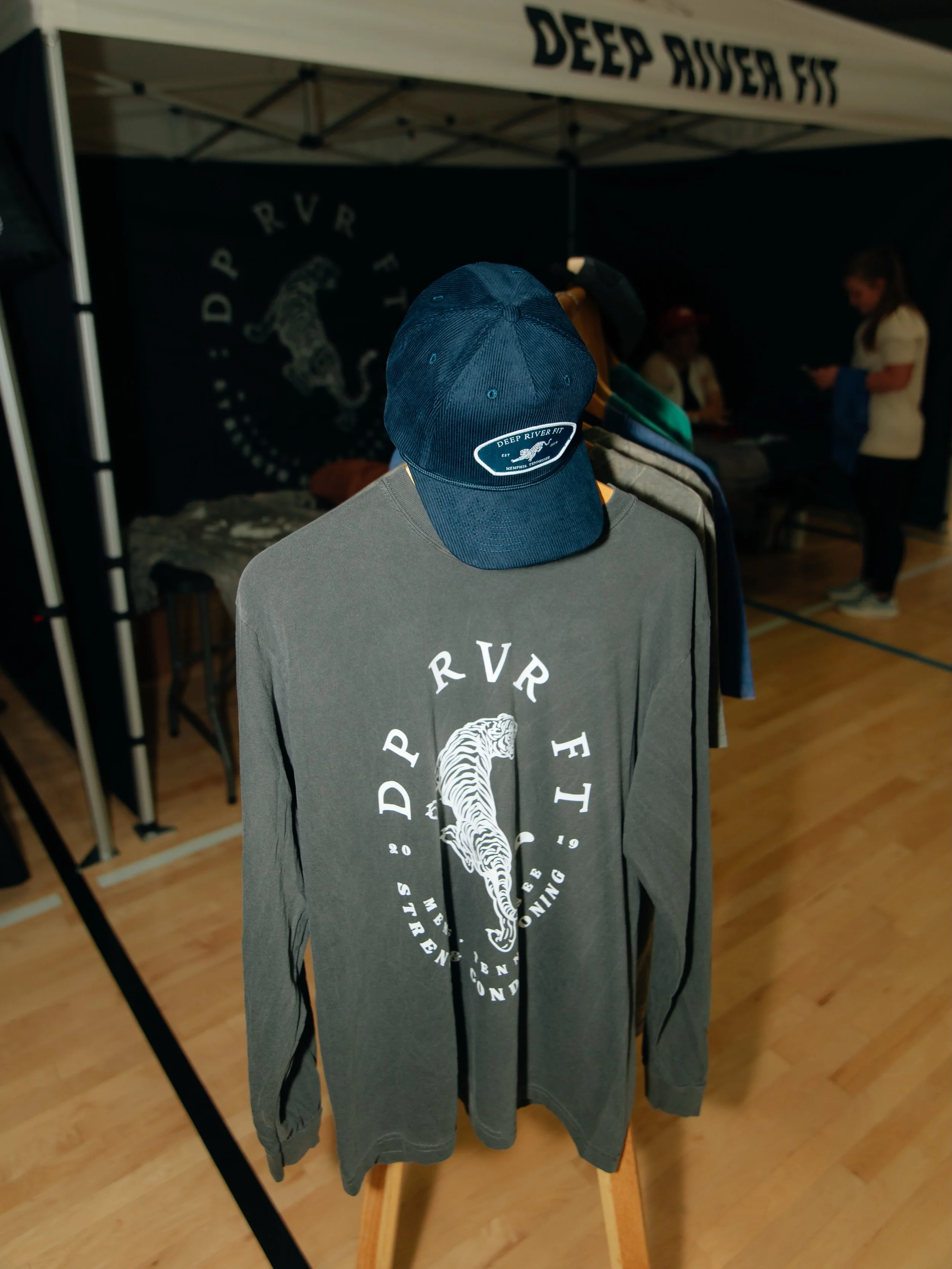 Some of yall already pulled the fall clothes from the attic! 👀 

It&rsquo;s time! While you get those outfits ready, head to the website and grab some gear! 

#deepriverfit #gym #memphis #tennessee