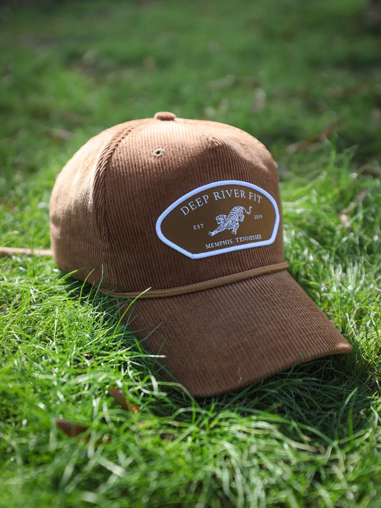 Fall Essentials 🍂 🌅 ☕️ 🧢 

LINK IN BIO! 

#deepriverfit #gym #memphis #tennessee