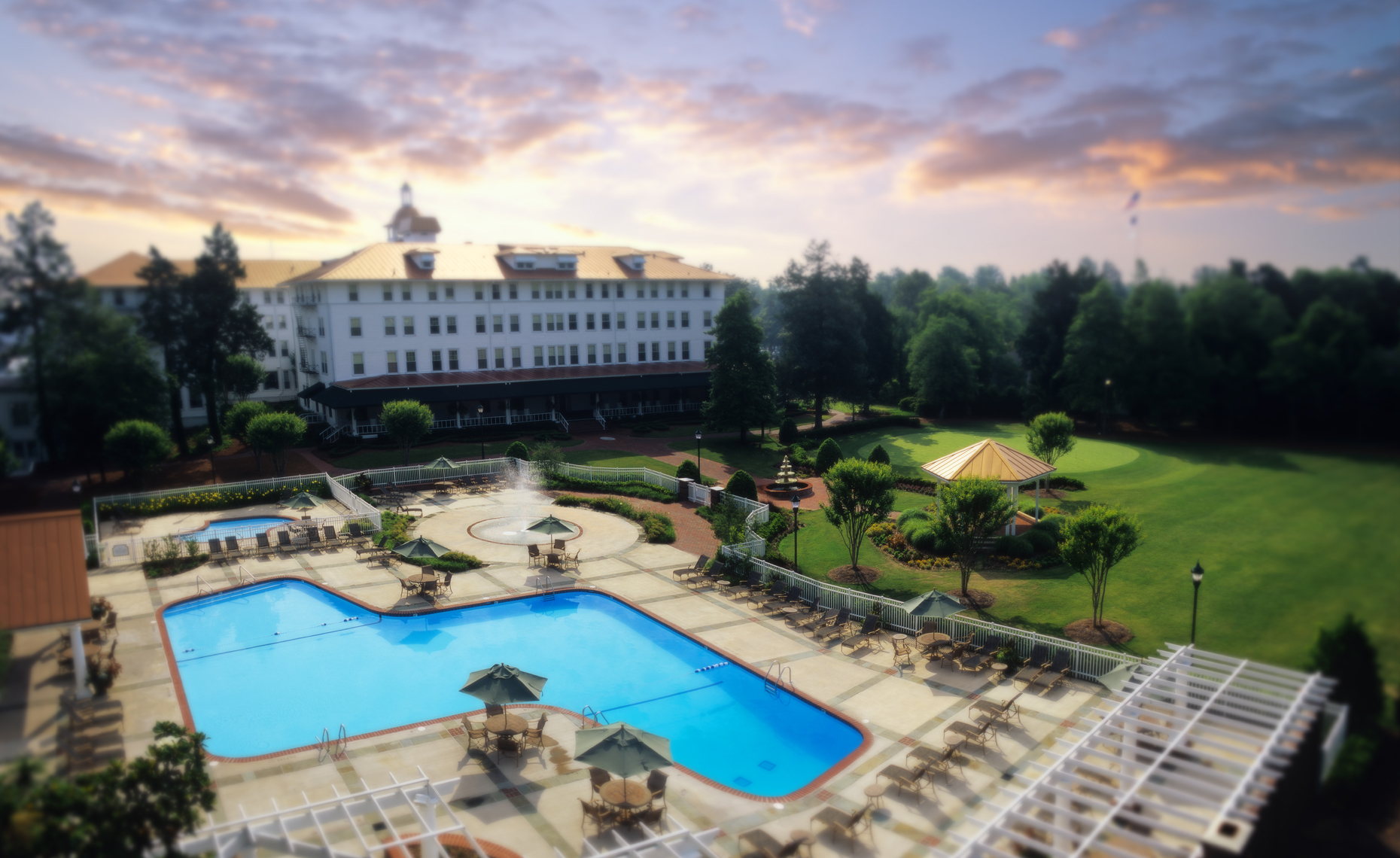 pnhrst+resort+pano001-2blurr+copy.jpg