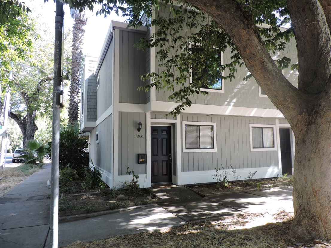 1201 V Street - Two bedroom 1.5 bath Townhouse - $2195