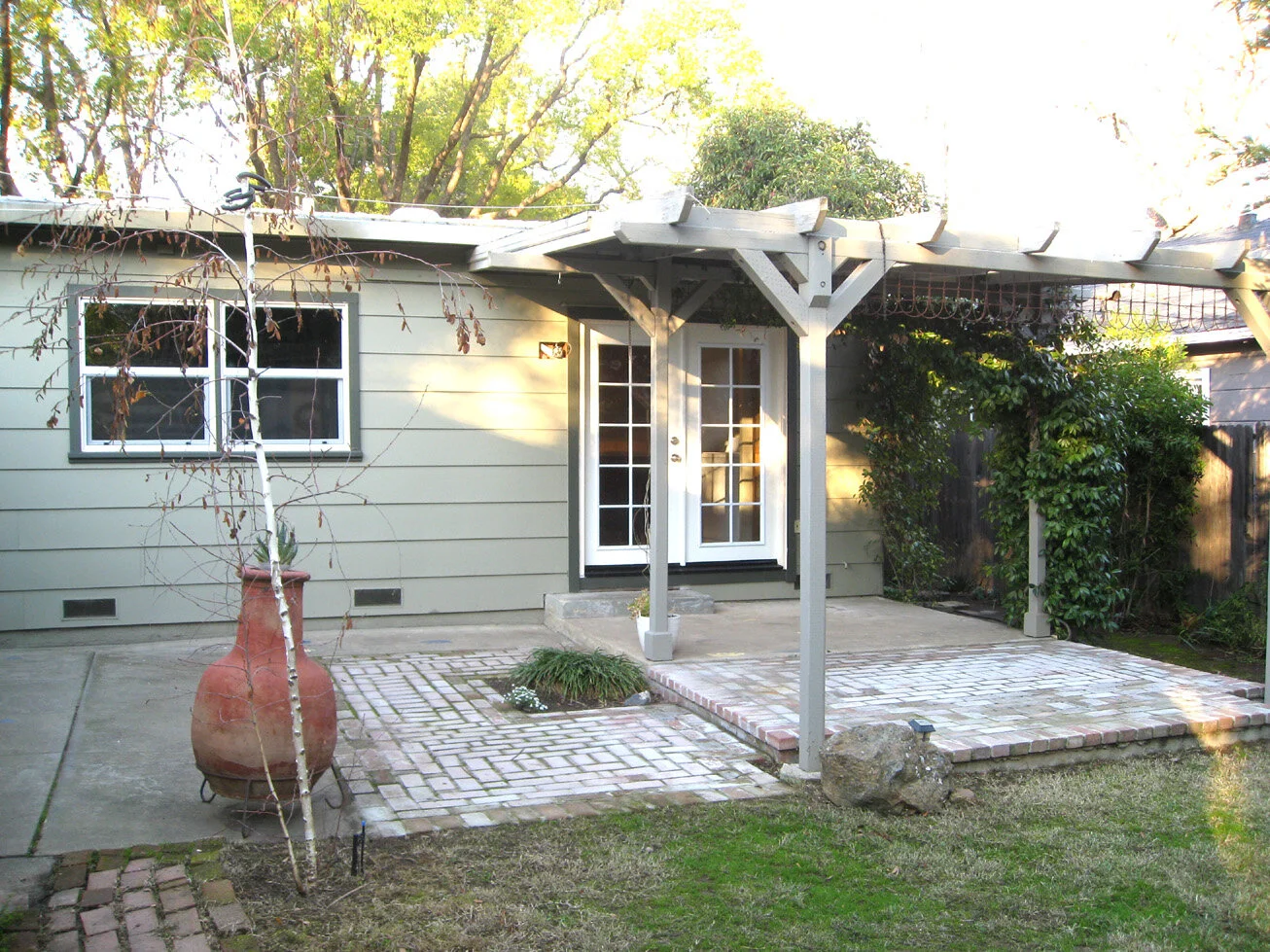 192555thPatio.jpg