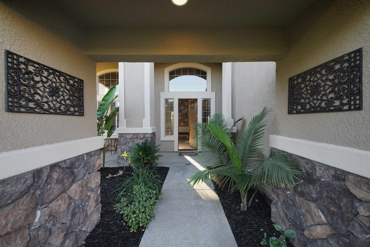 WoodhavenPlaceEntry (1).jpg