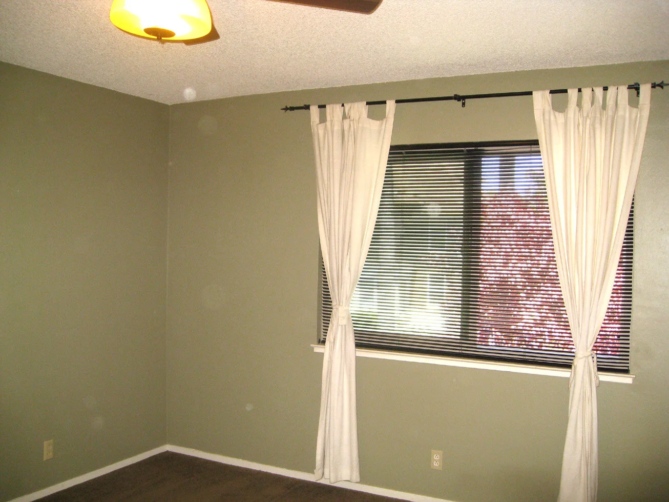 2112TStreetBed21.jpg