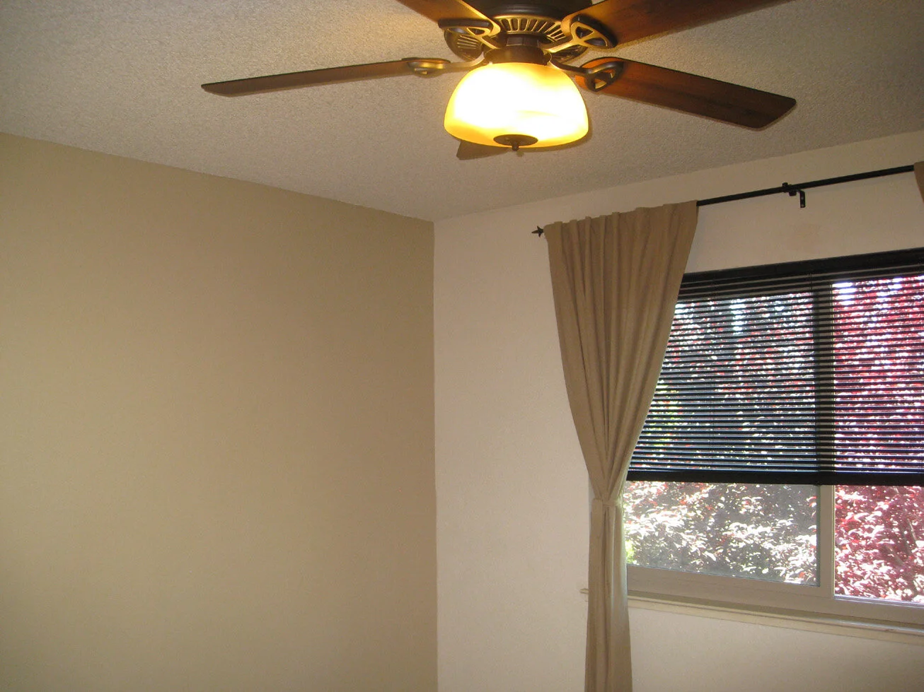 2112TStreetBed11.jpg