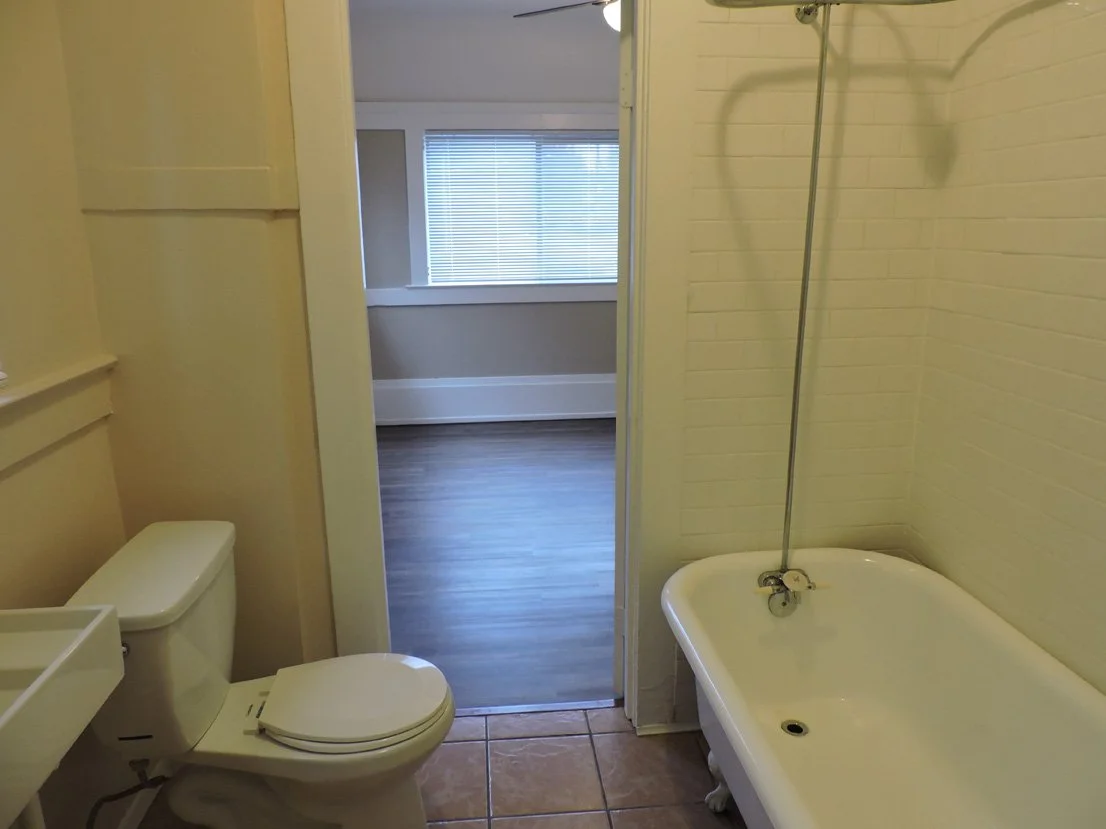 111522ndSt1Int9.jpg