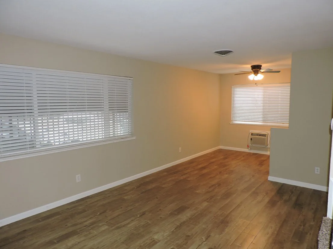40815thSt1Int1.jpg