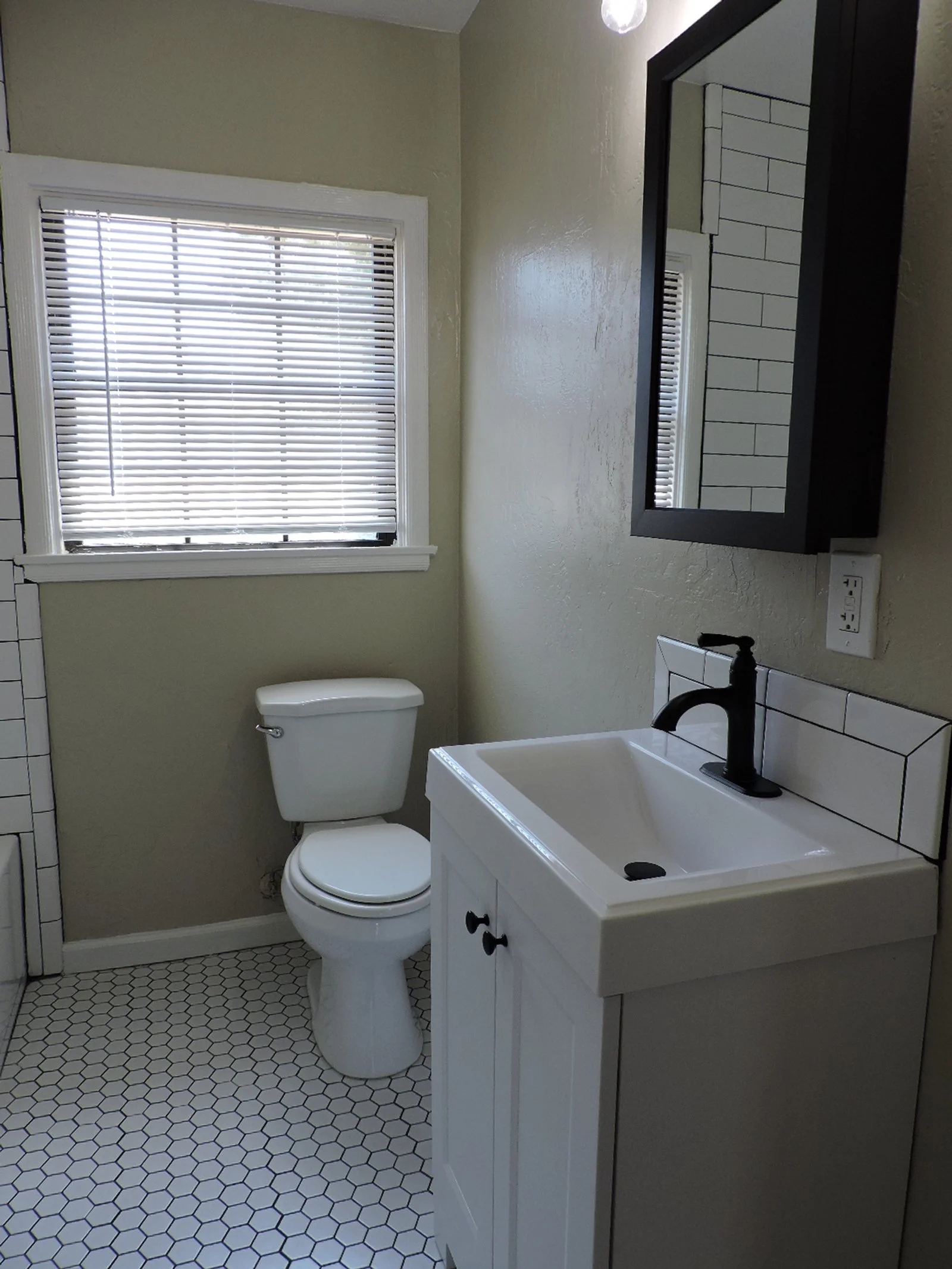 3956 12th int8.JPG