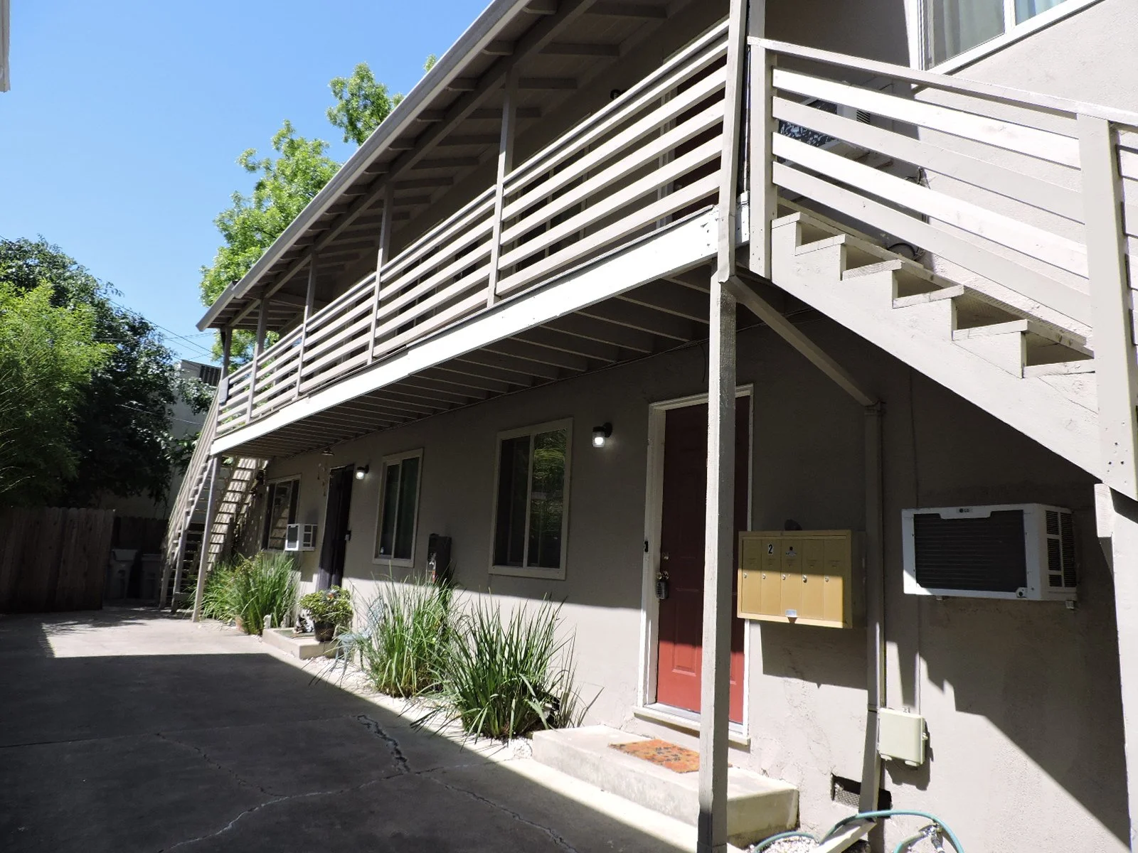 2626TstExterior2.JPG