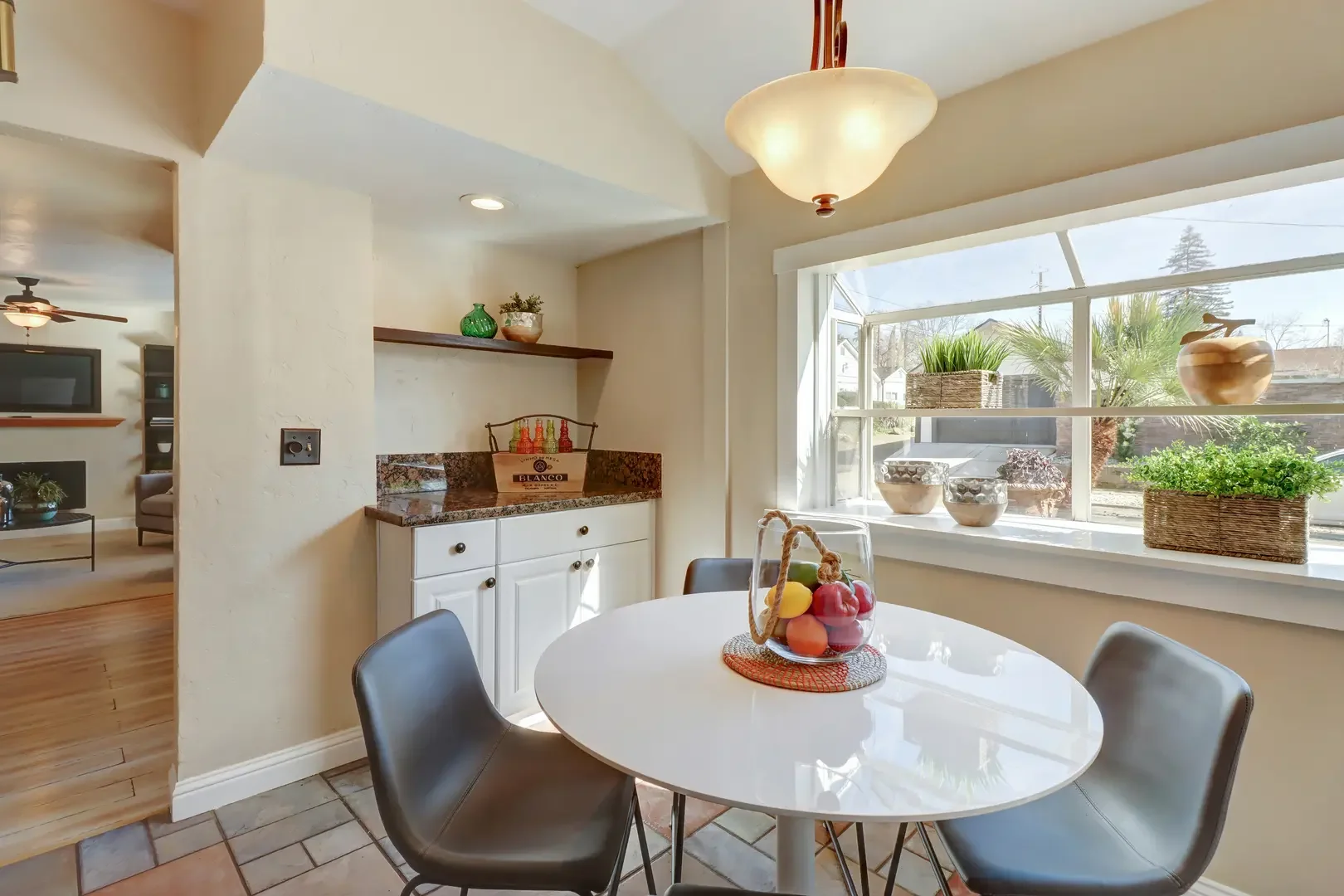 4yqmpkm2zAqqv7oXpw.webp