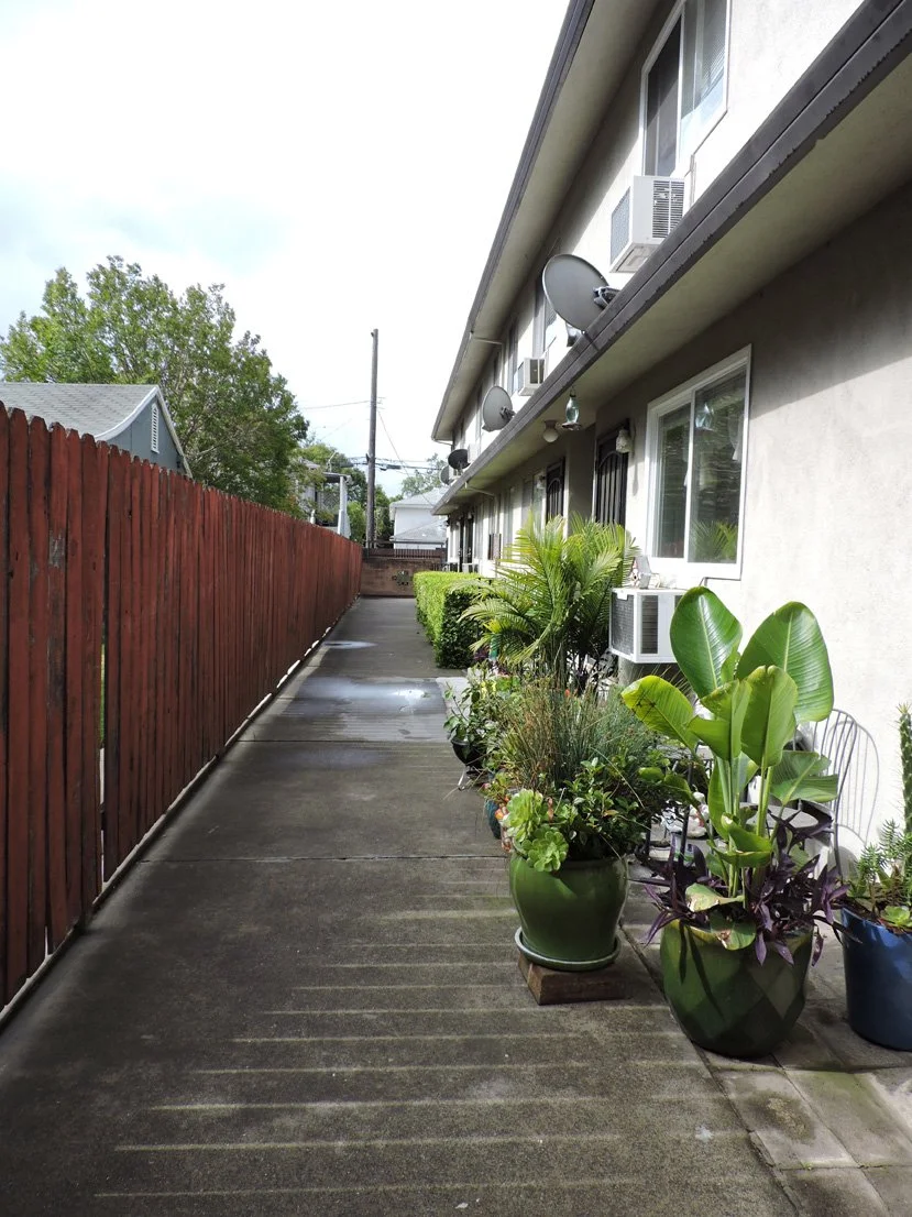 2722UstExterior2.jpg