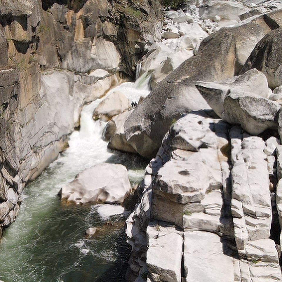 That granite ❤️ #paradise #granite #sierras #explore #california #scorched #kayaking #whitewater #mavicair2