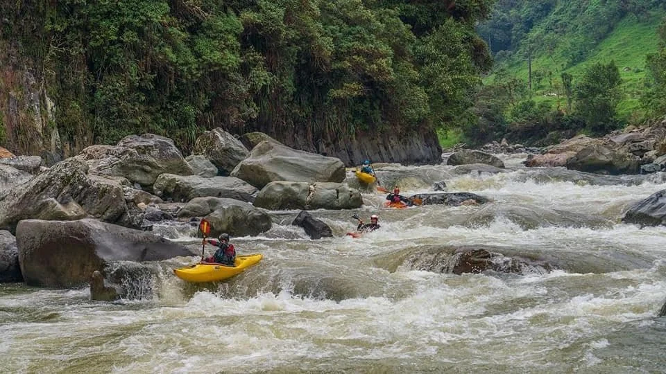 ECUADOR CLASICOS CLASS IV  "Best of the Best"