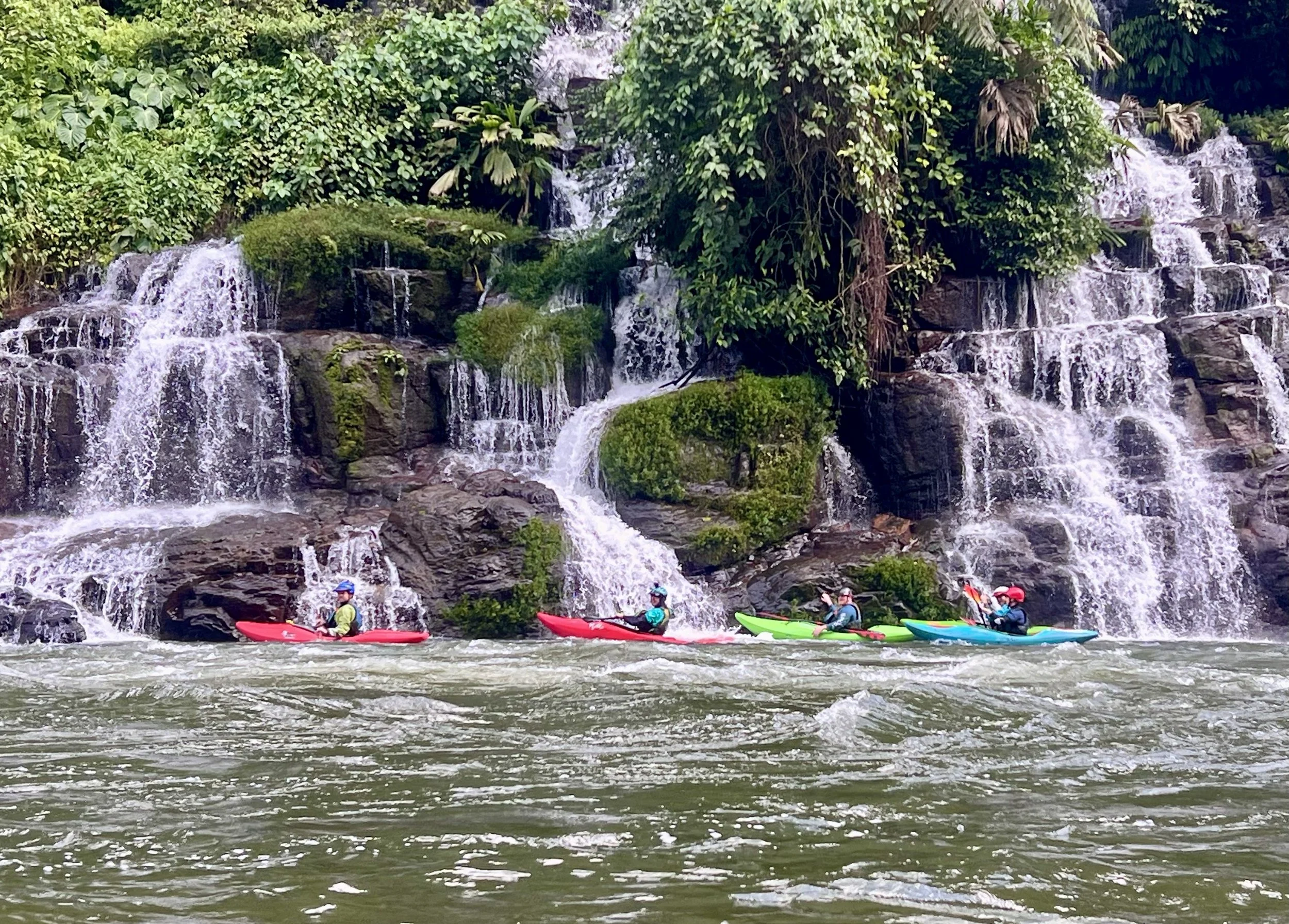 ECUADOR CLASICOS TRIP .  CLASS III -IV 