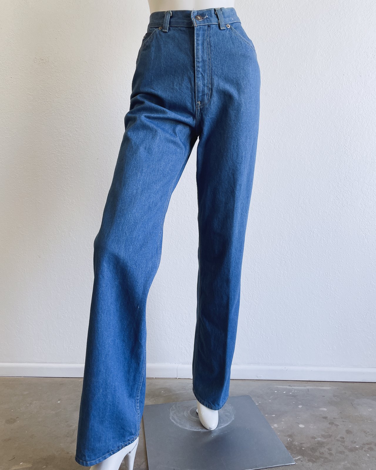 80s Cali Straights Levi's Jeans (26) — West Hexes